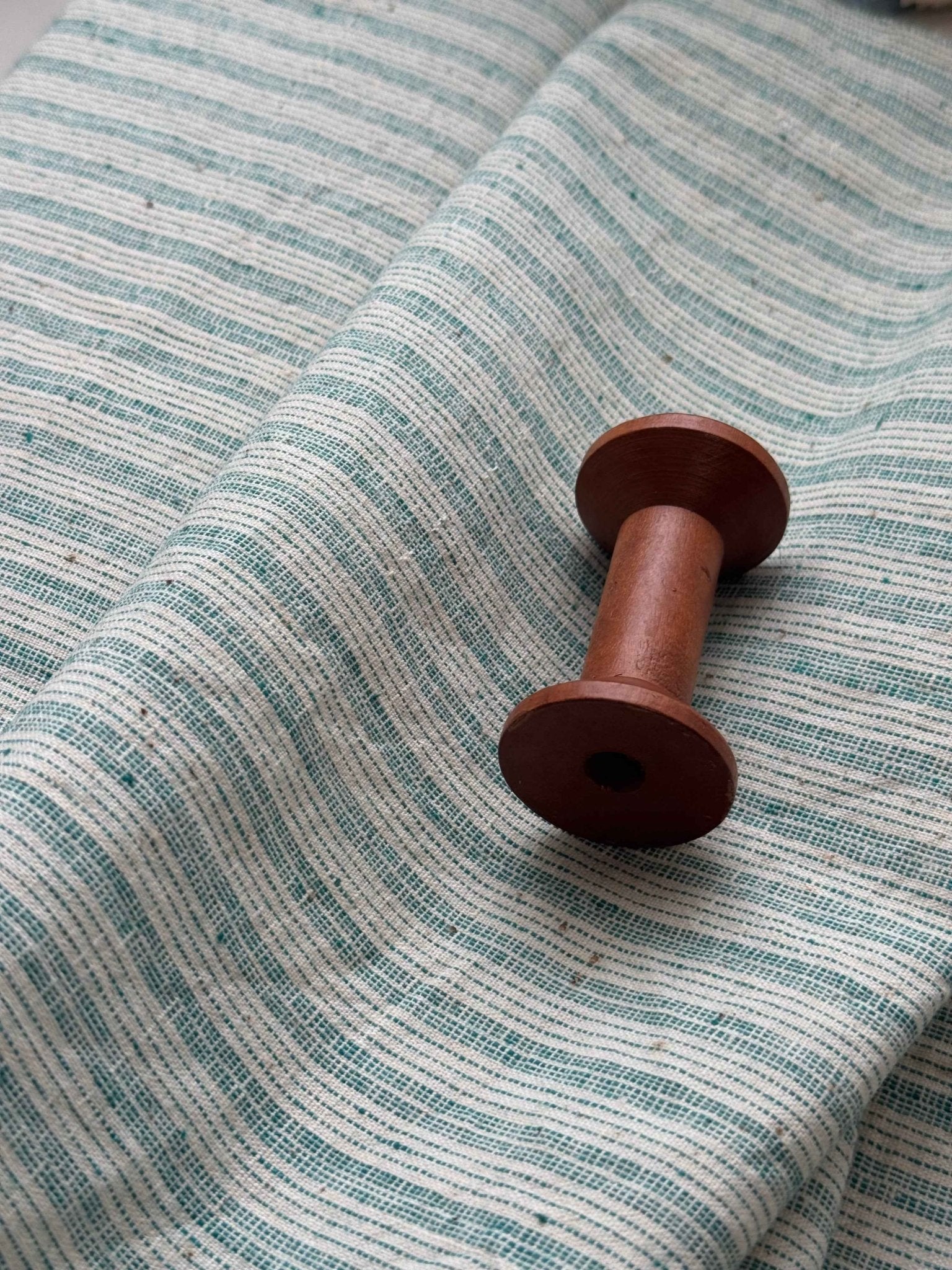 A038 Jade Sprinkles: Green Dot - Stripe Tǔbù - 37cm Width - BUBBO