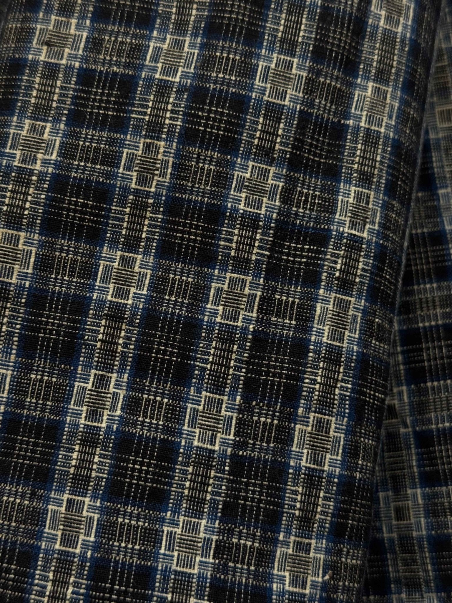 A042 Midnight Glyph: Reversible 'Kou' Pattern Tǔbù in Indigo & White - 33cm Width - BUBBO