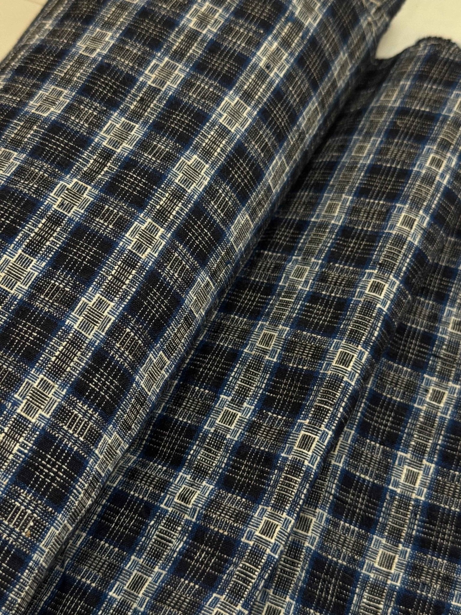 A042 Midnight Glyph: Reversible 'Kou' Pattern Tǔbù in Indigo & White - 33cm Width - BUBBO