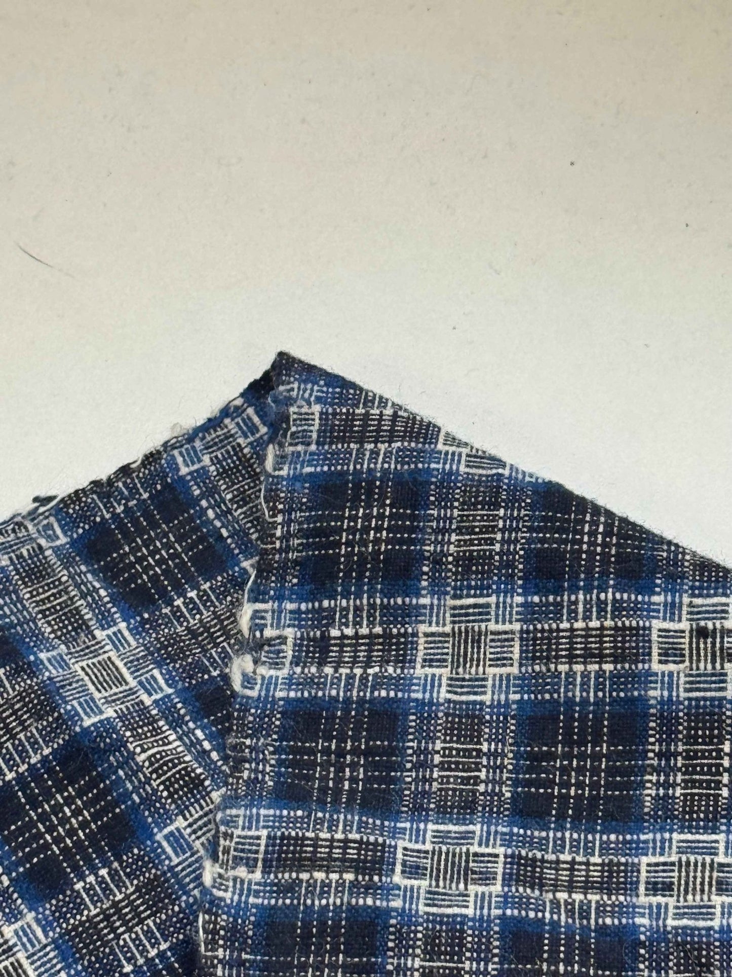 A042 Midnight Glyph: Reversible 'Kou' Pattern Tǔbù in Indigo & White - 33cm Width - BUBBO