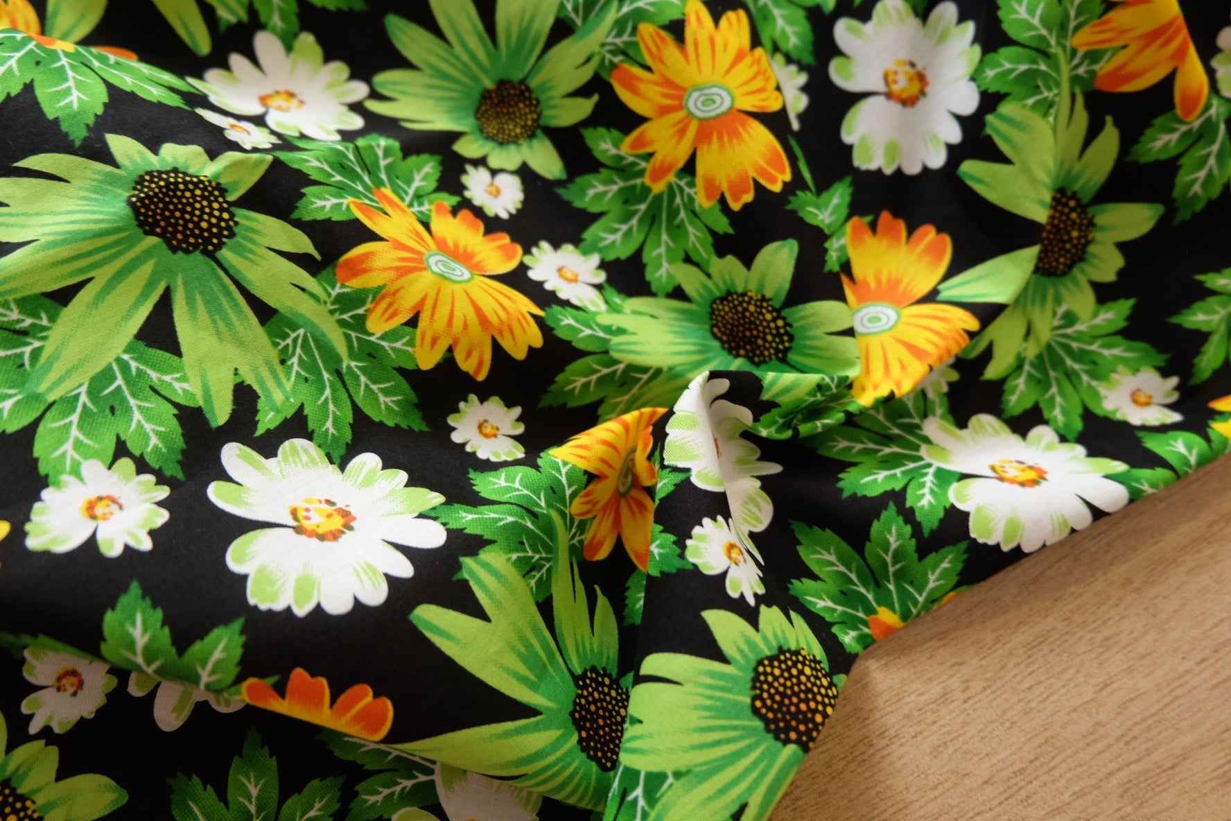 Bold Floral Cotton – High Contrast Retro Print | 3.28 yds Cut
