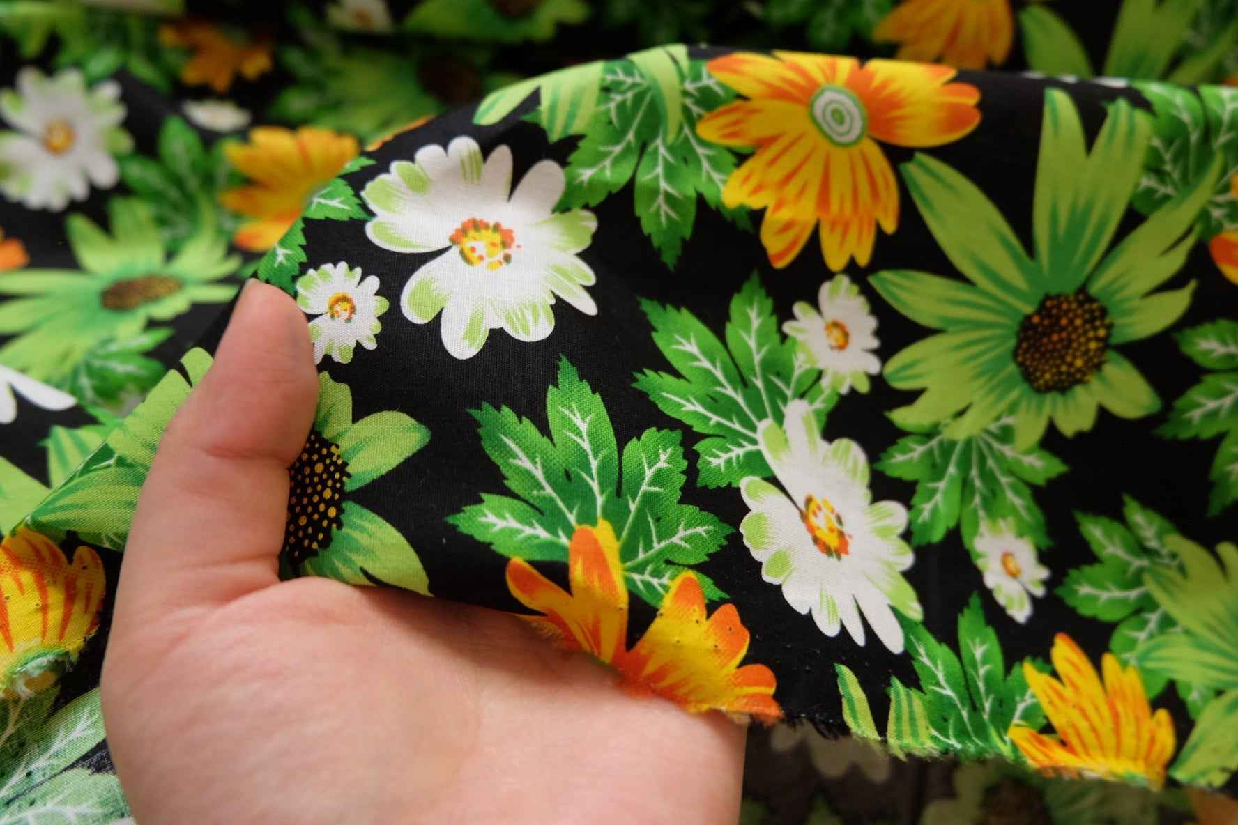 Bold Floral Cotton – High Contrast Retro Print | 3.28 yds Cut