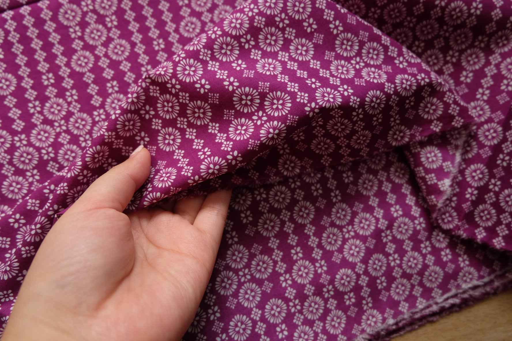 Border Print Cotton Fabric – Structured | 1.75 yds Cut - BUBBO