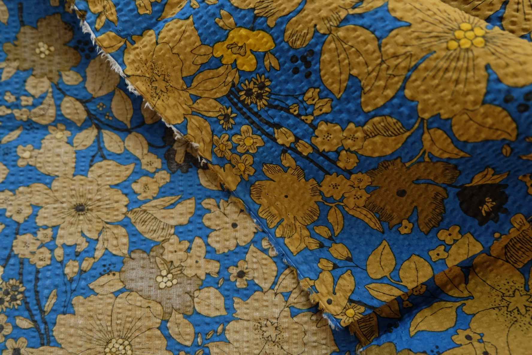 Brand Deadstock Seersucker Cotton – Floral Dress Fabric, ~3.3 Yards - BUBBO