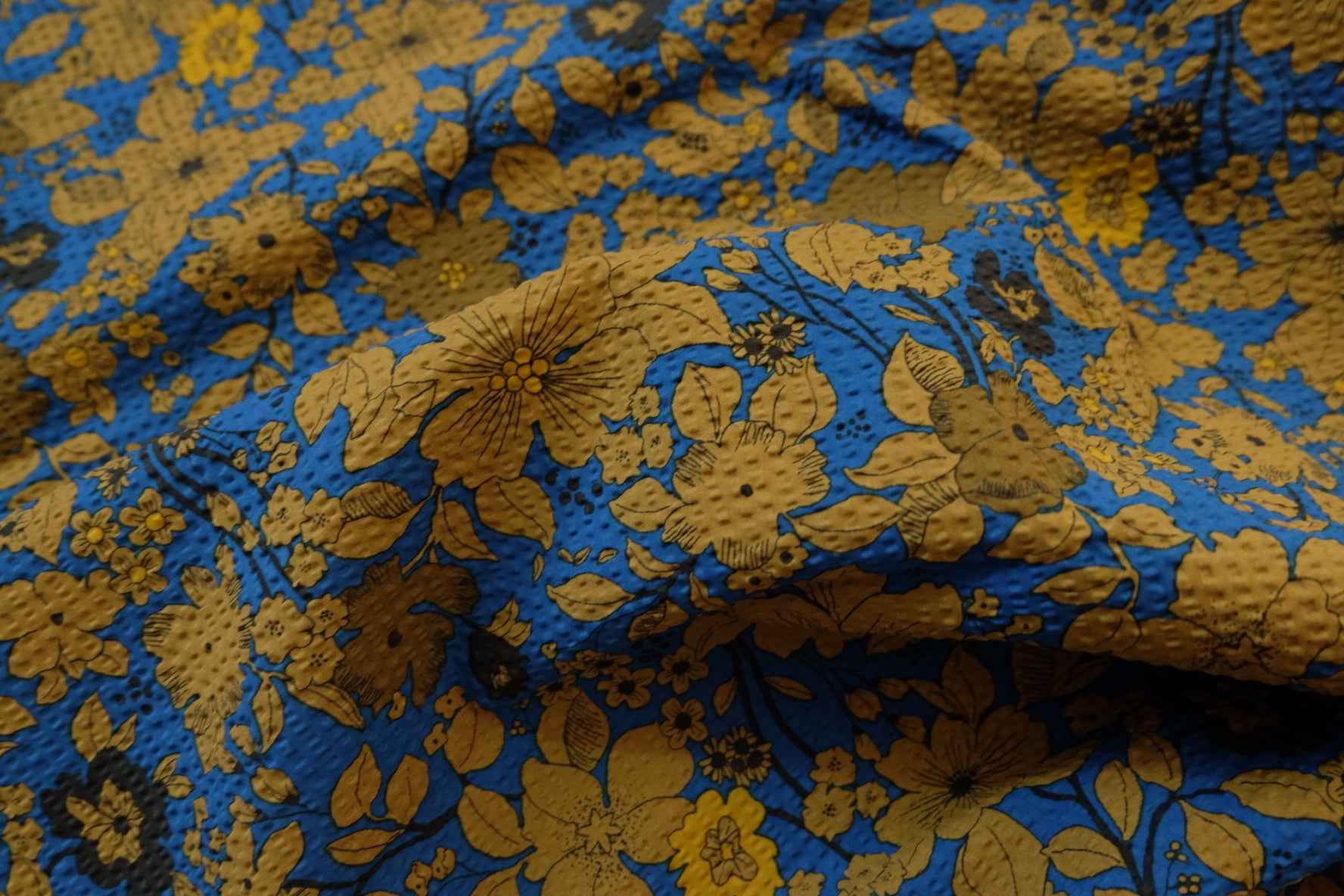 Brand Deadstock Seersucker Cotton – Floral Dress Fabric, ~3.3 Yards - BUBBO