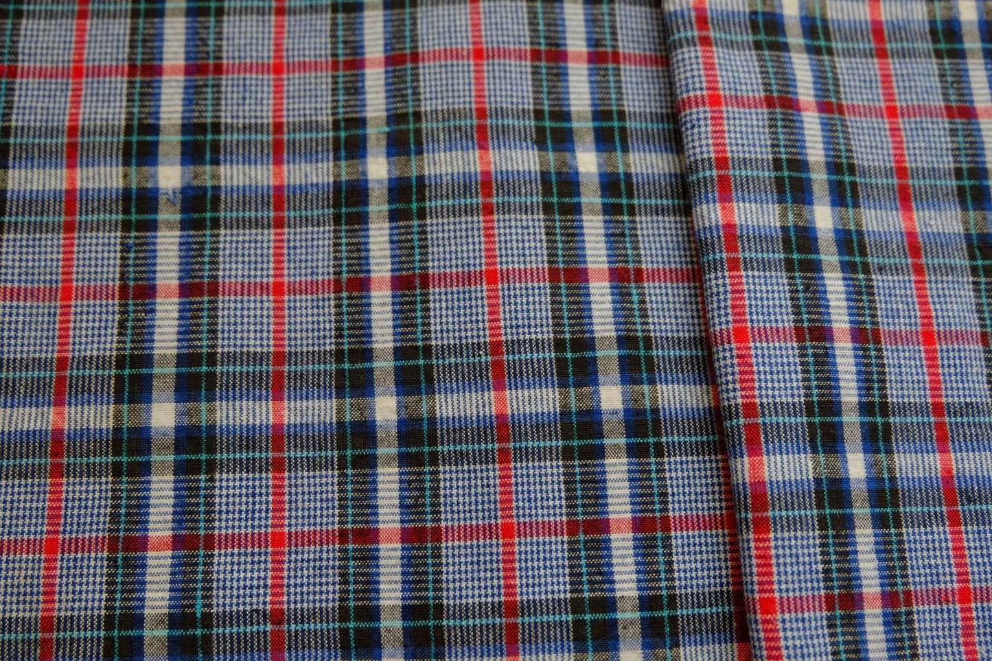 Classic Houndstooth Tǔbù with Red & Sky Blue Accents - 31.5cm Width - BUBBO