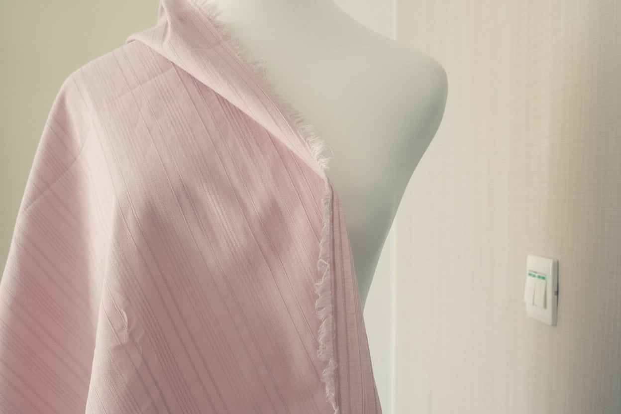 Dusty Mauve Cotton Jacquard – Structured Fabric for Blouses (1.64 yds)