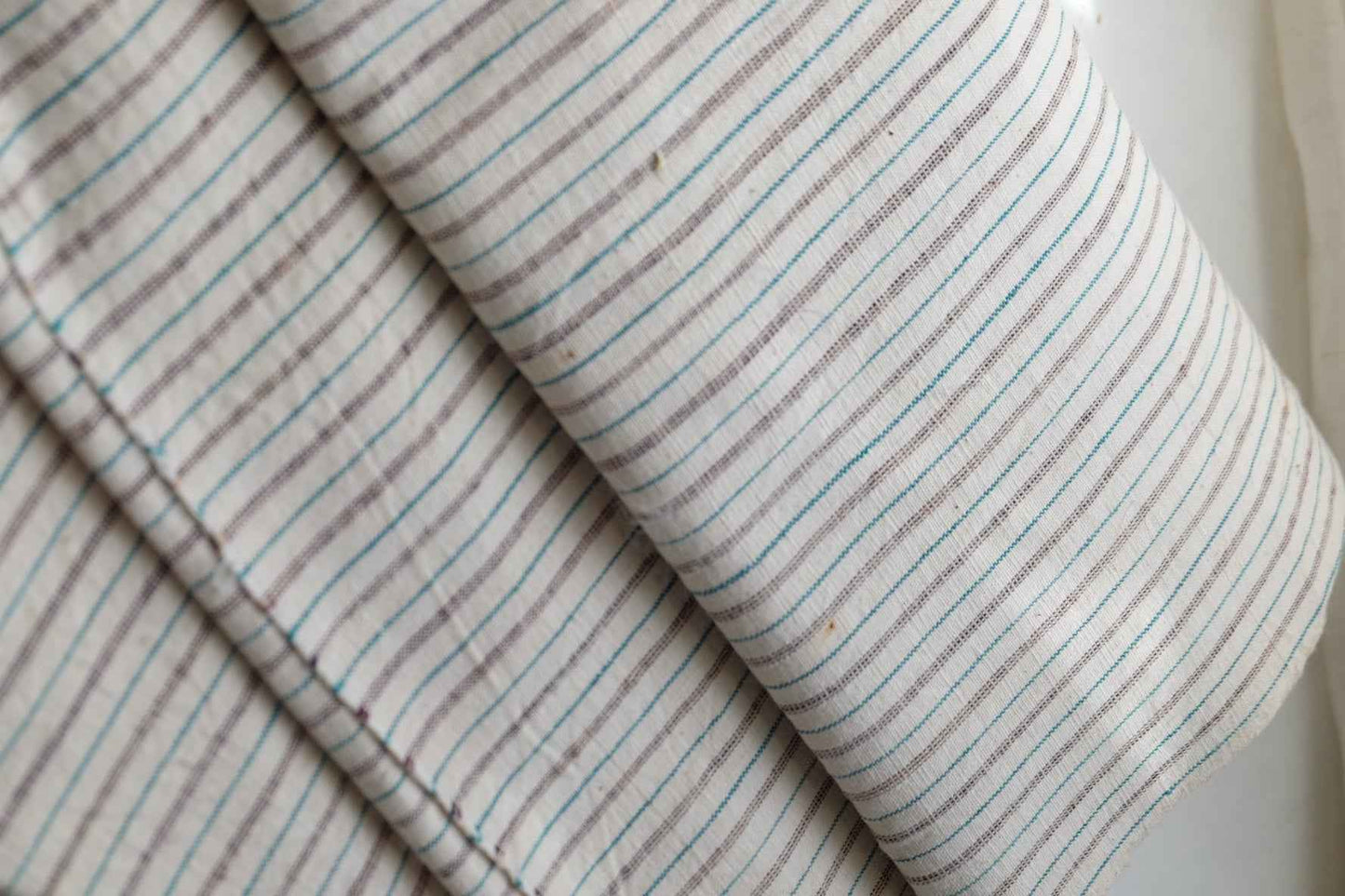 Emerald & Crimson: White Tǔbù with Hand - Spun Lines - 36.5cm Width - BUBBO