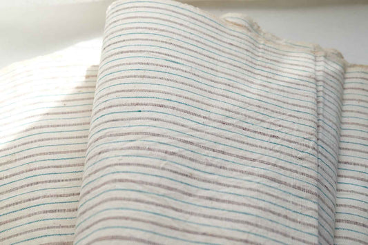 Emerald & Crimson: White Tǔbù with Hand - Spun Lines - 36.5cm Width - BUBBO