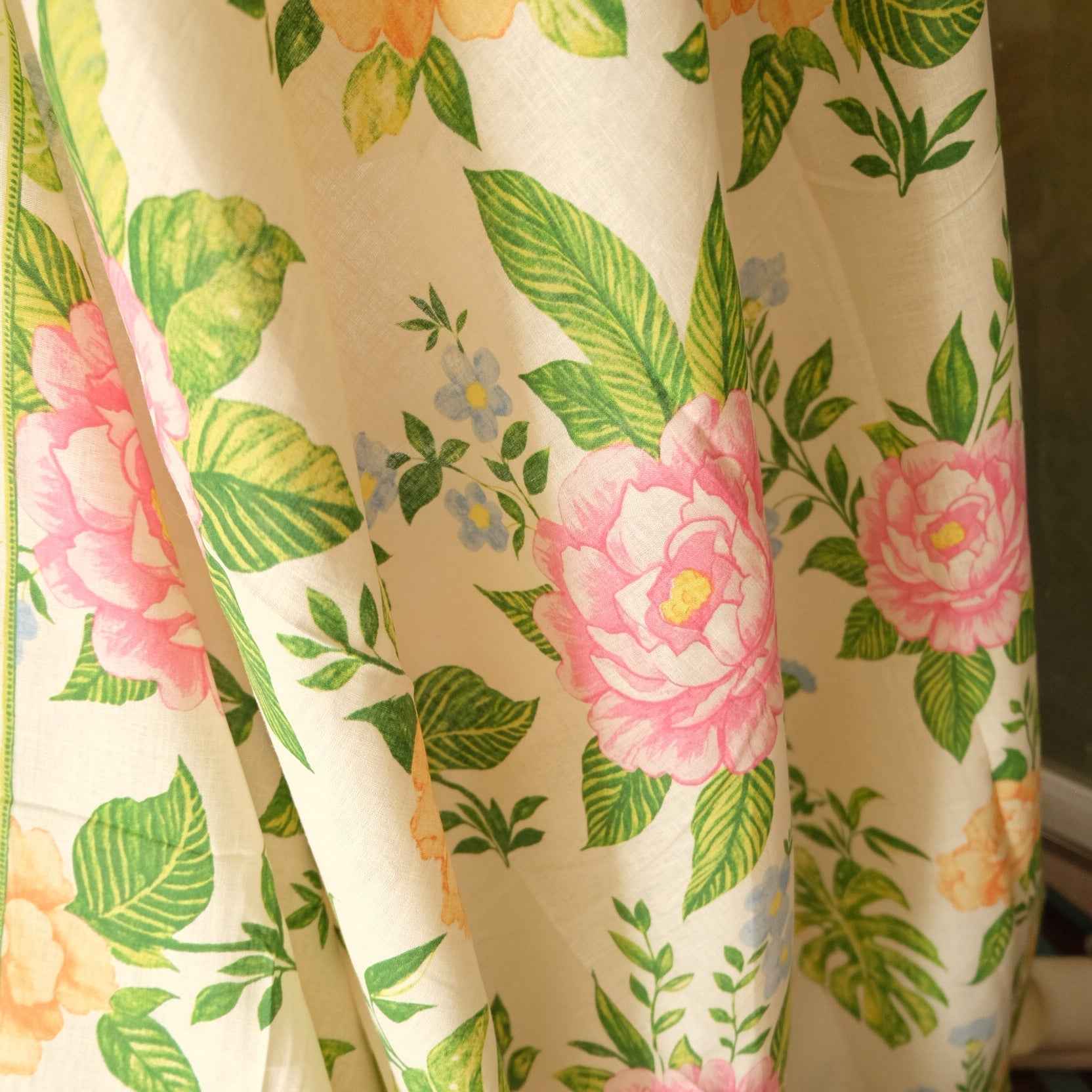 Garden Rose Border Cotton Linen Fabric — 3.28 Yards