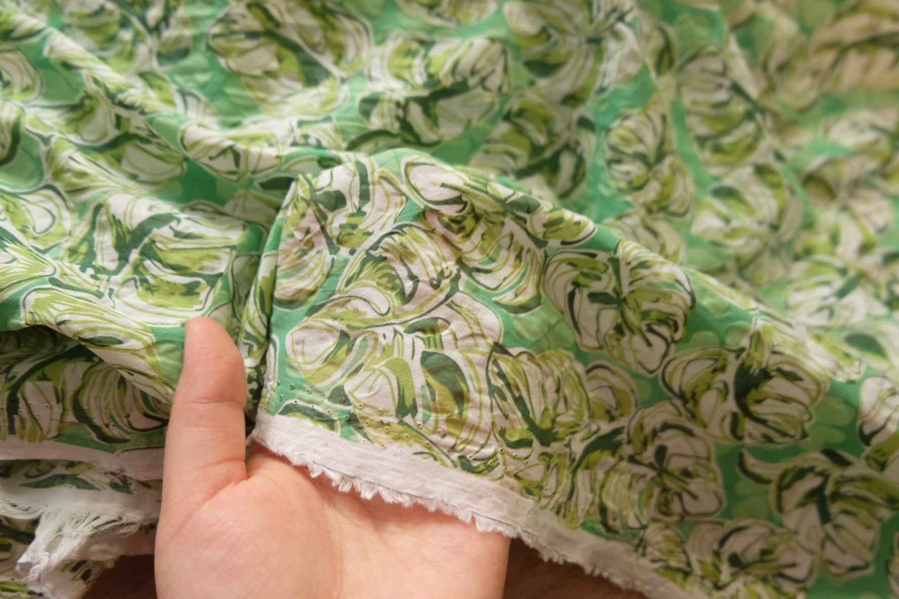 Green Textured Cotton – Lightweight Skirt & Shirt Fabric with Soft Volume (2.19 yds)