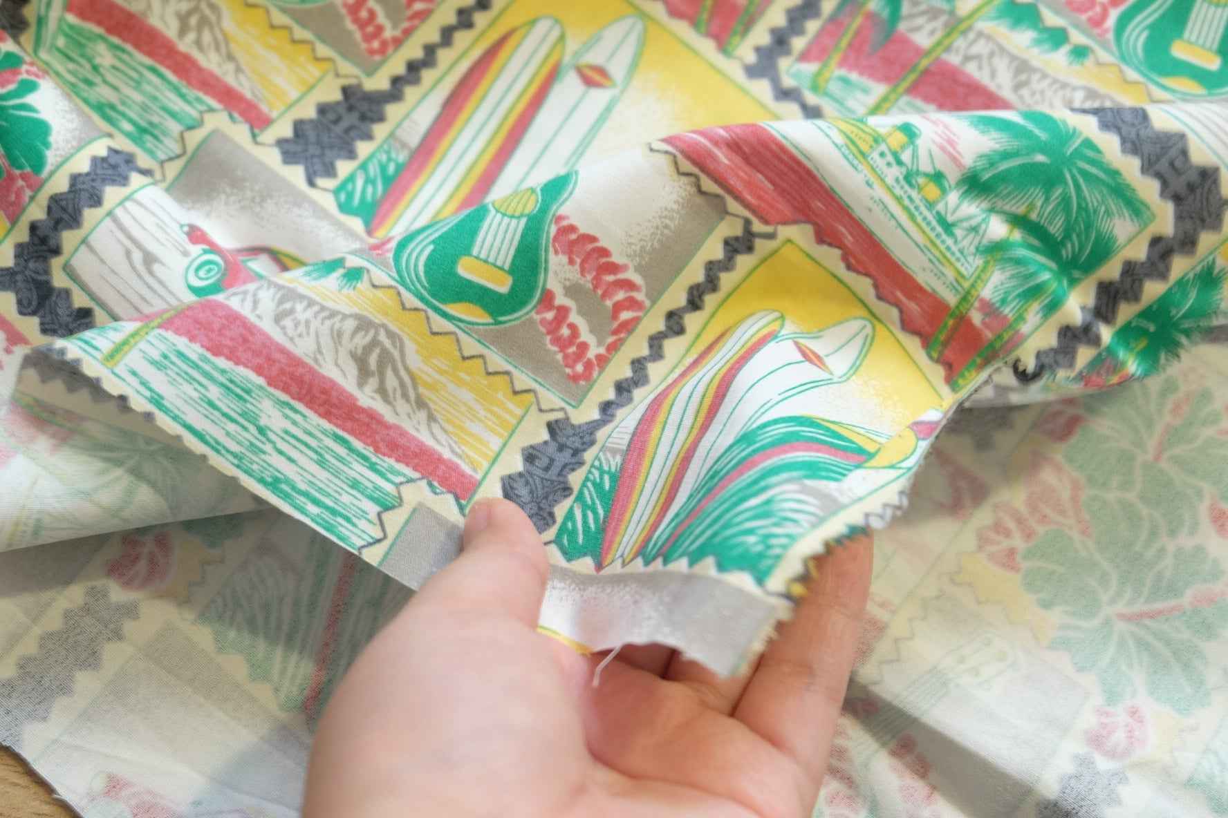 Hawaii Postcard Print Cotton — 1.6 yd