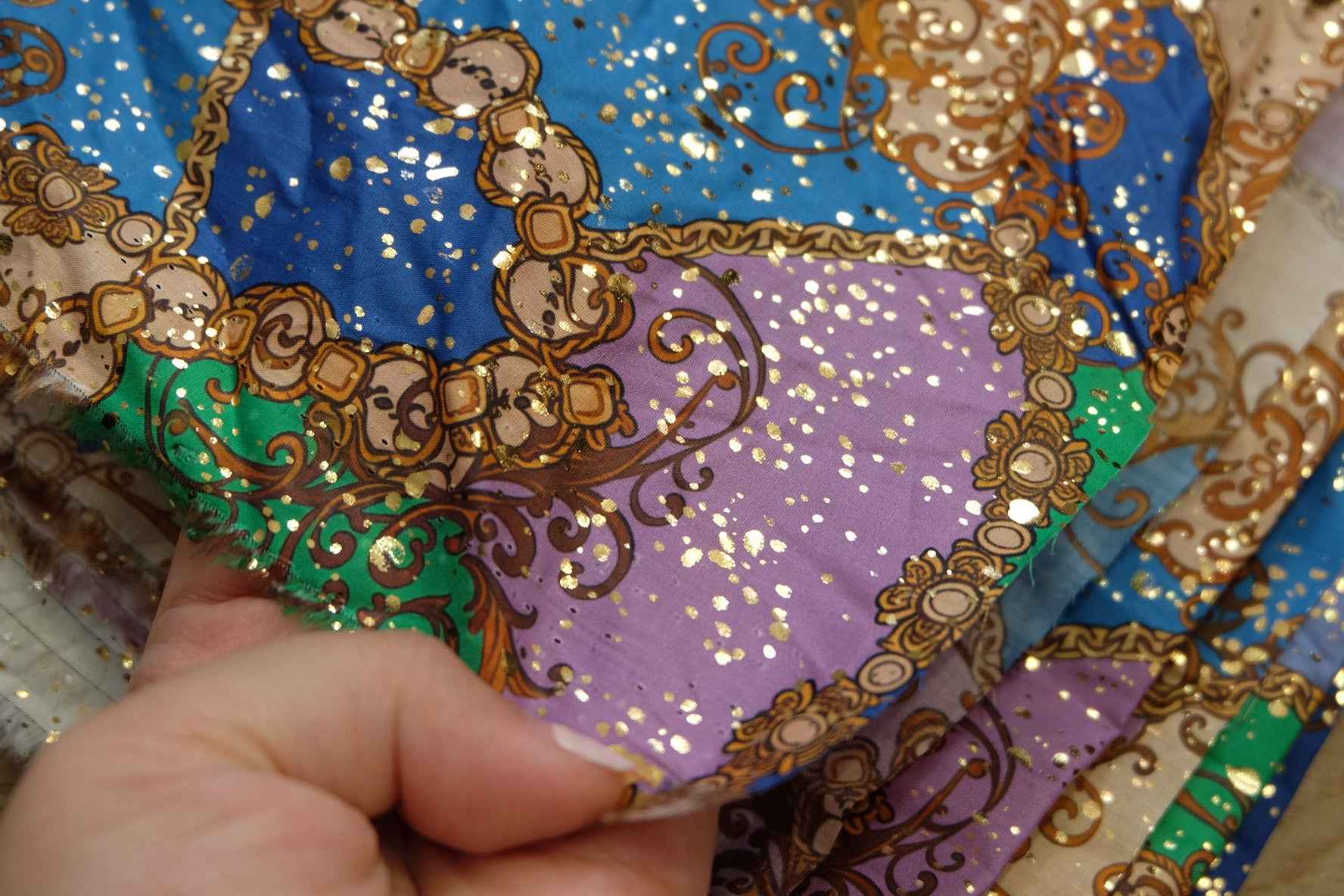 Italian 80s Cotton Lawn with Gold Foil – Ultra Lightweight | 3.3 yds - BUBBO