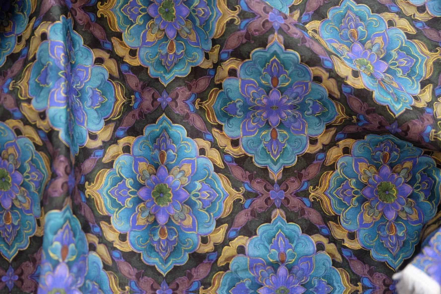Jewel Medallion Stretch Cotton Sateen Fabric — 1.64 Yards