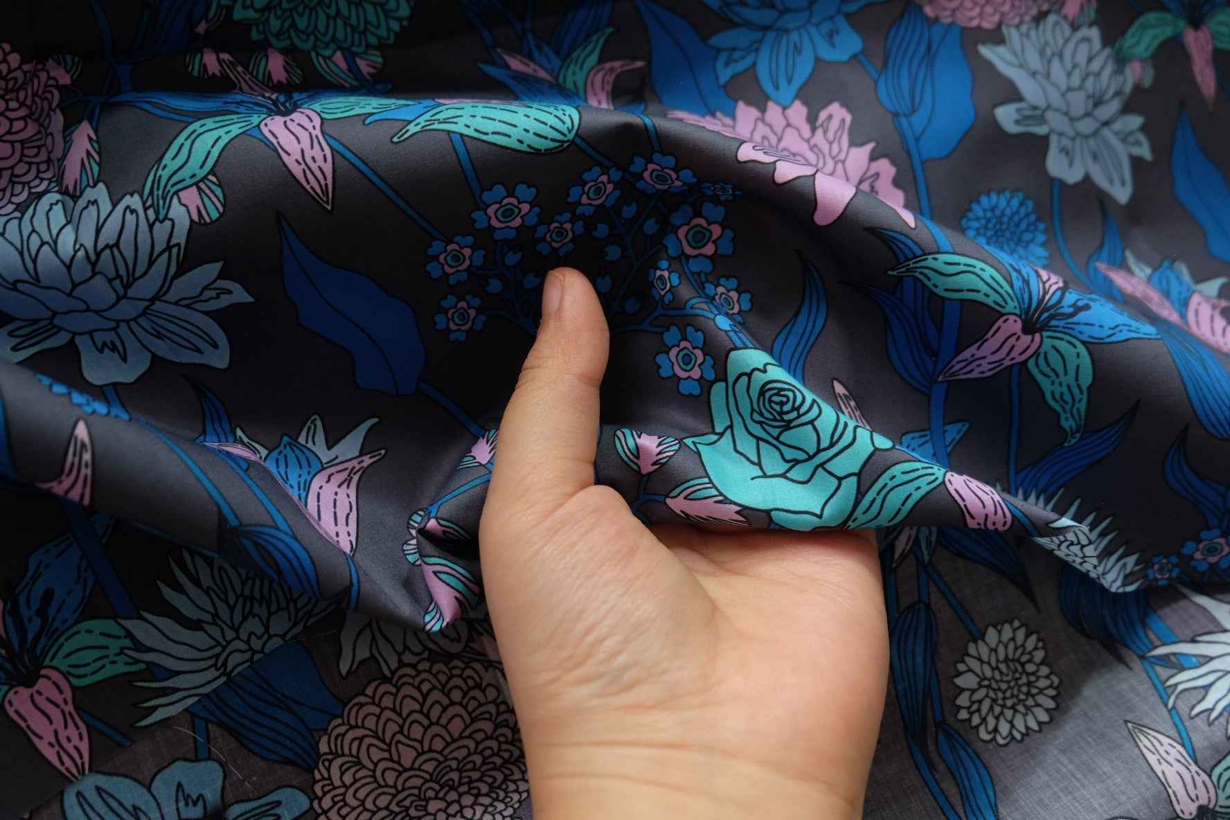 Moody Floral Cotton Poplin — 3.4 yd