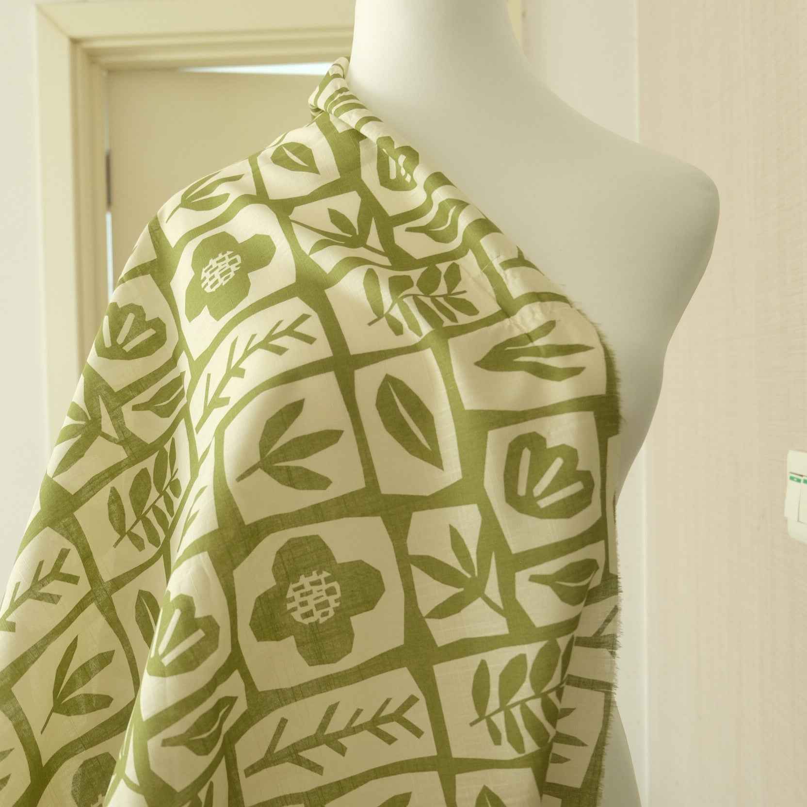 Olive Geometric Linen-Cotton – Structured Fabric for Skirts & Sets (3.28 yds)