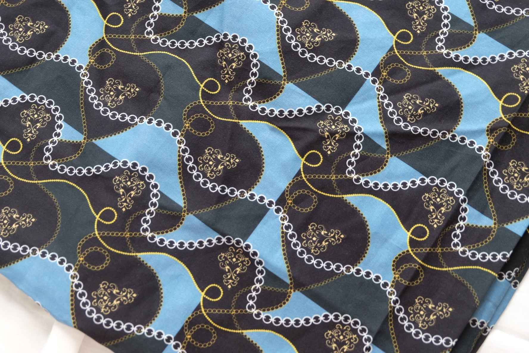 Ornamental Chain Print Cotton — 1.0 yd