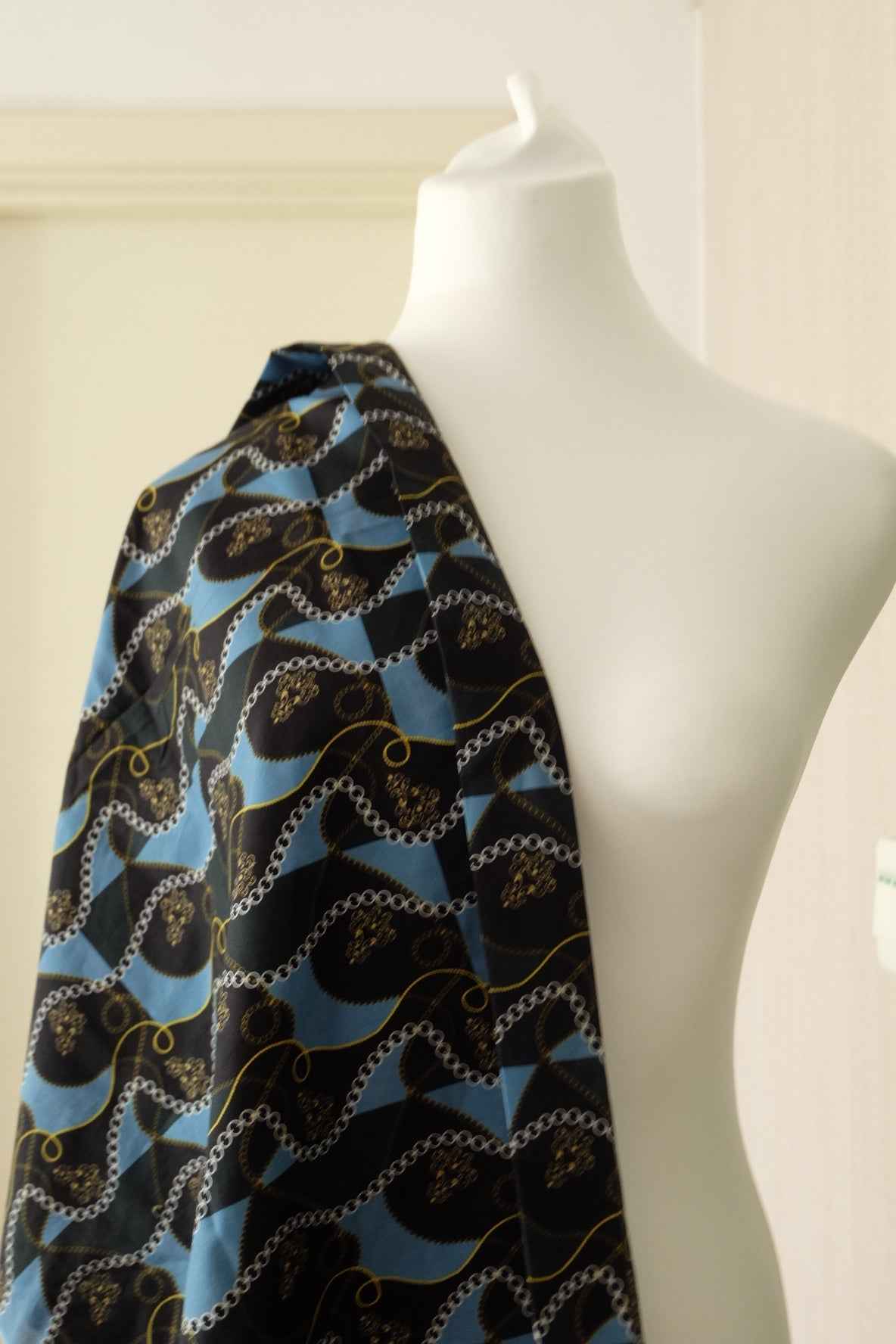 Ornamental Chain Print Cotton — 1.0 yd