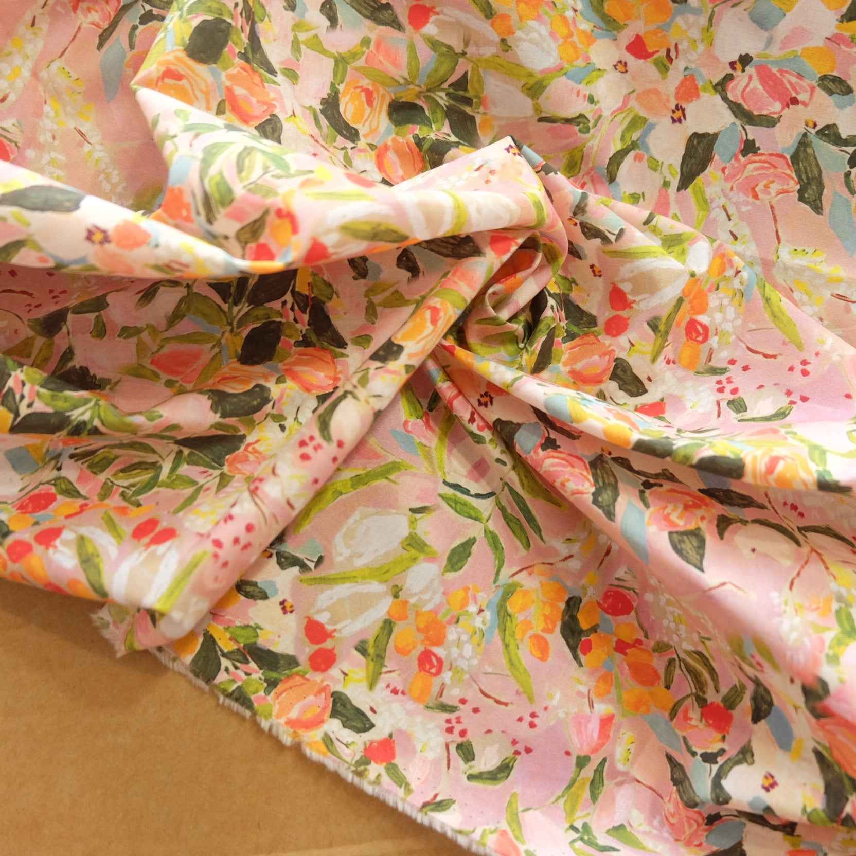 Painterly Floral 60s Cotton Fabric – Lightweight High-Count Dress Cotton (2.19 yds)