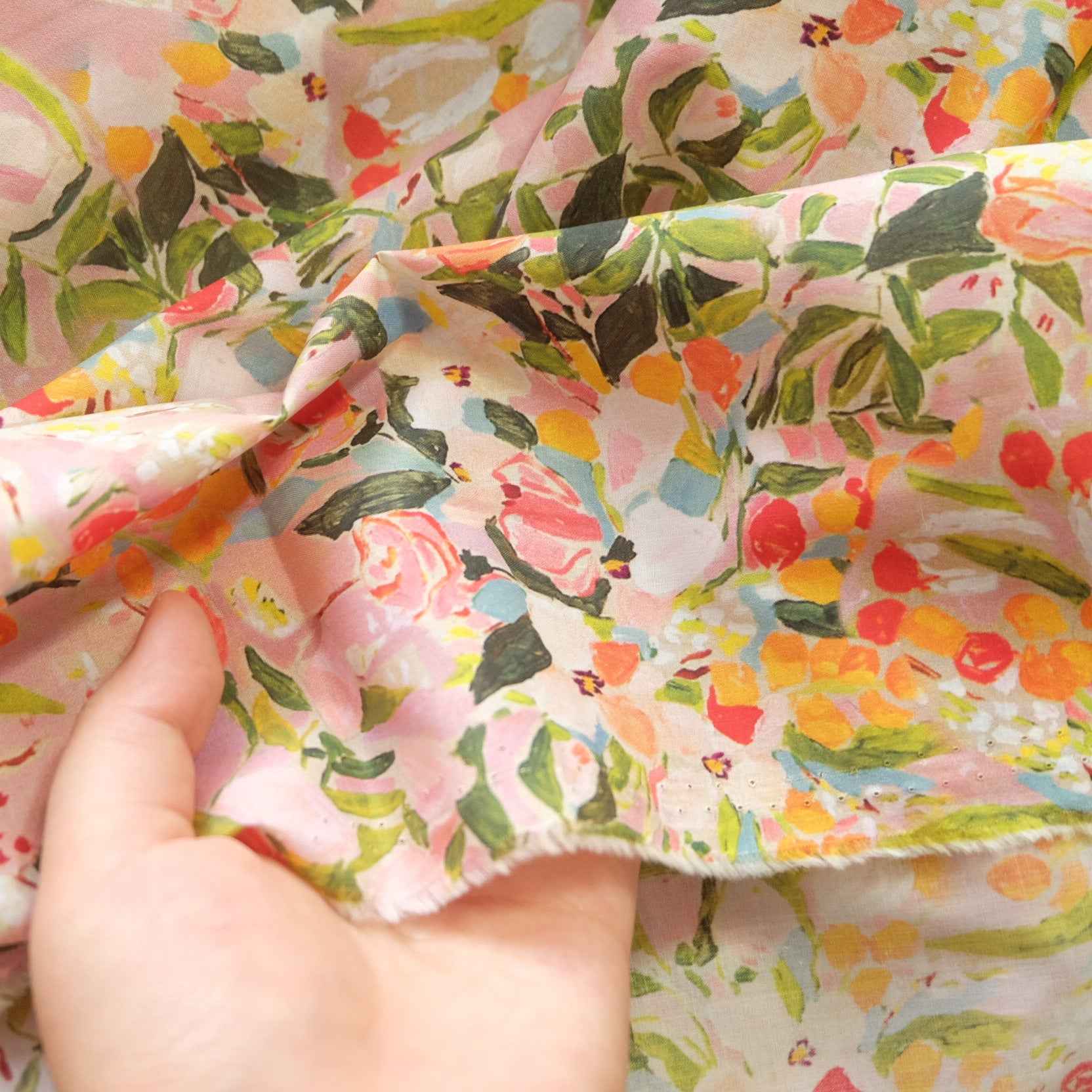 Painterly Floral 60s Cotton Fabric – Lightweight High-Count Dress Cotton (2.19 yds)