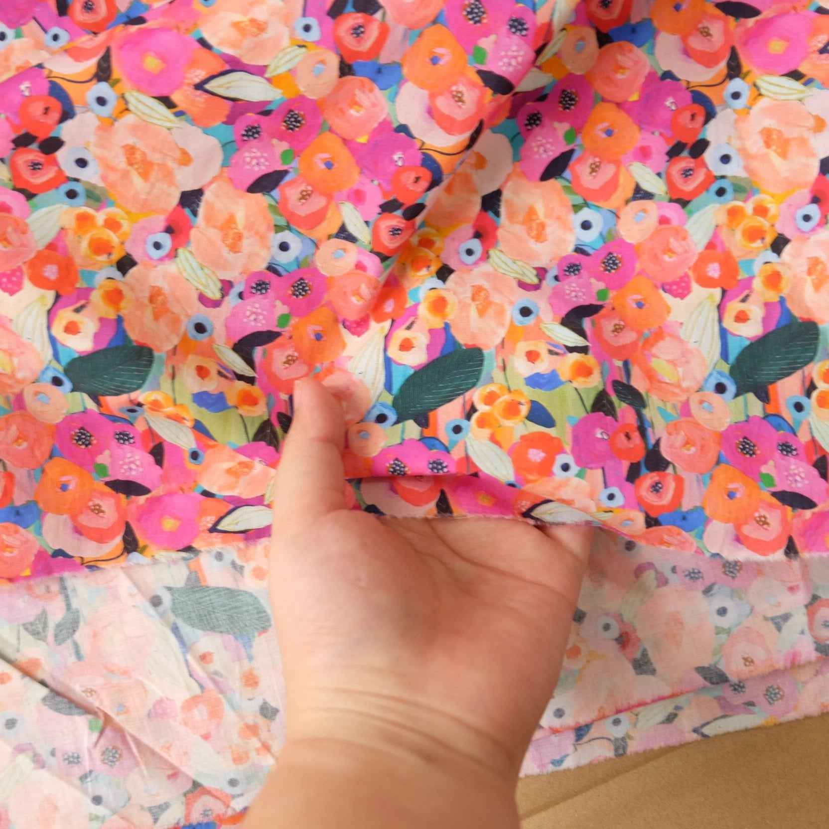 Painterly Floral Cotton Fabric – Lightweight 60s Cotton (1.86 yd)