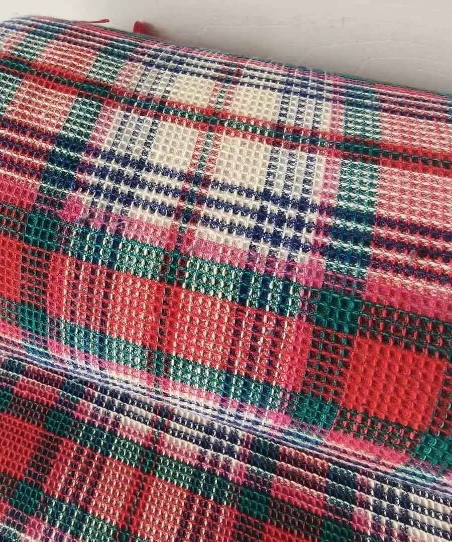 "Scarlet Grid" Waffle Weave Tǔbù - Textured Heritage Scarfing Cloth