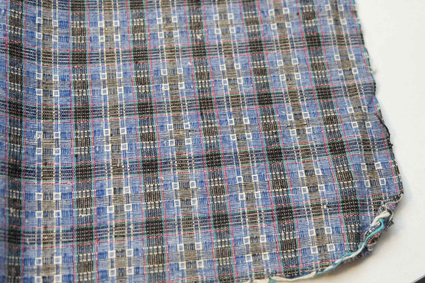 Shanghai Heirloom: Exquisite Double - Sided Tǔbù - Reed Pattern & Well Motif | 33.5cm Width - BUBBO