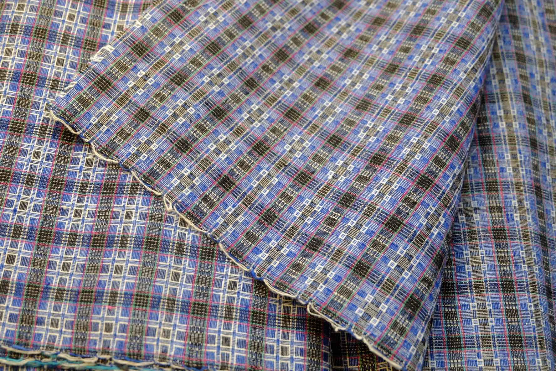 Shanghai Heirloom: Exquisite Double - Sided Tǔbù - Reed Pattern & Well Motif | 33.5cm Width - BUBBO