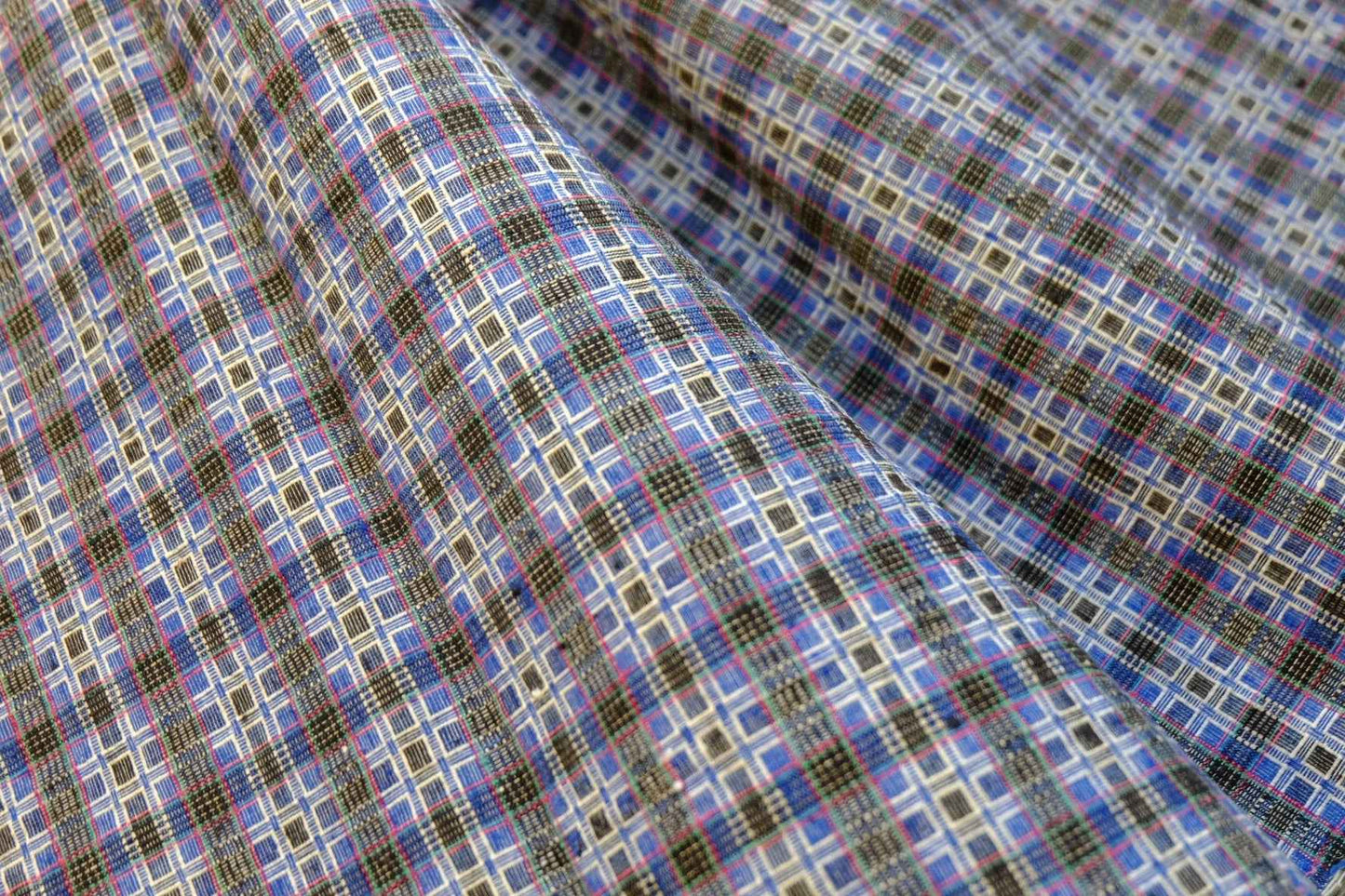 Shanghai Heirloom: Exquisite Double - Sided Tǔbù - Reed Pattern & Well Motif | 33.5cm Width - BUBBO