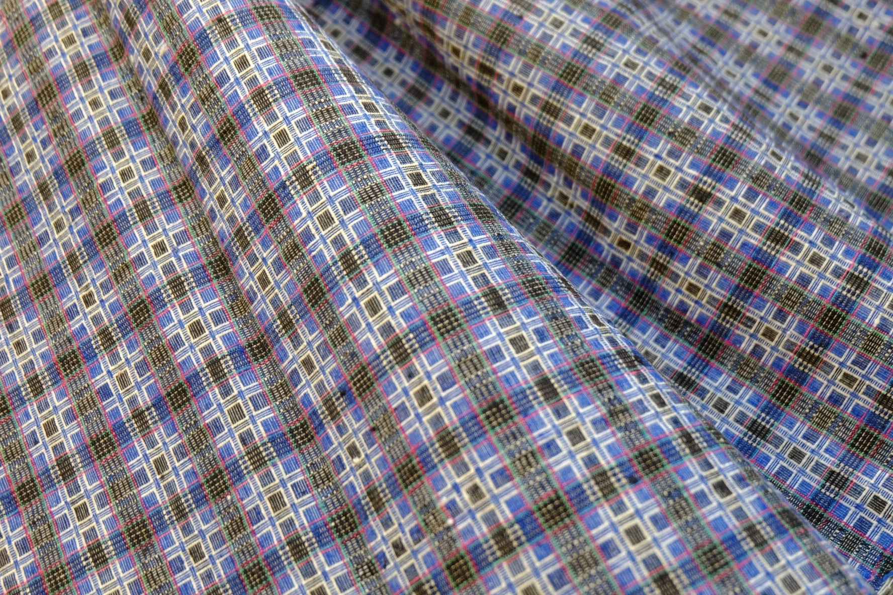 Shanghai Heirloom: Exquisite Double - Sided Tǔbù - Reed Pattern & Well Motif | 33.5cm Width - BUBBO