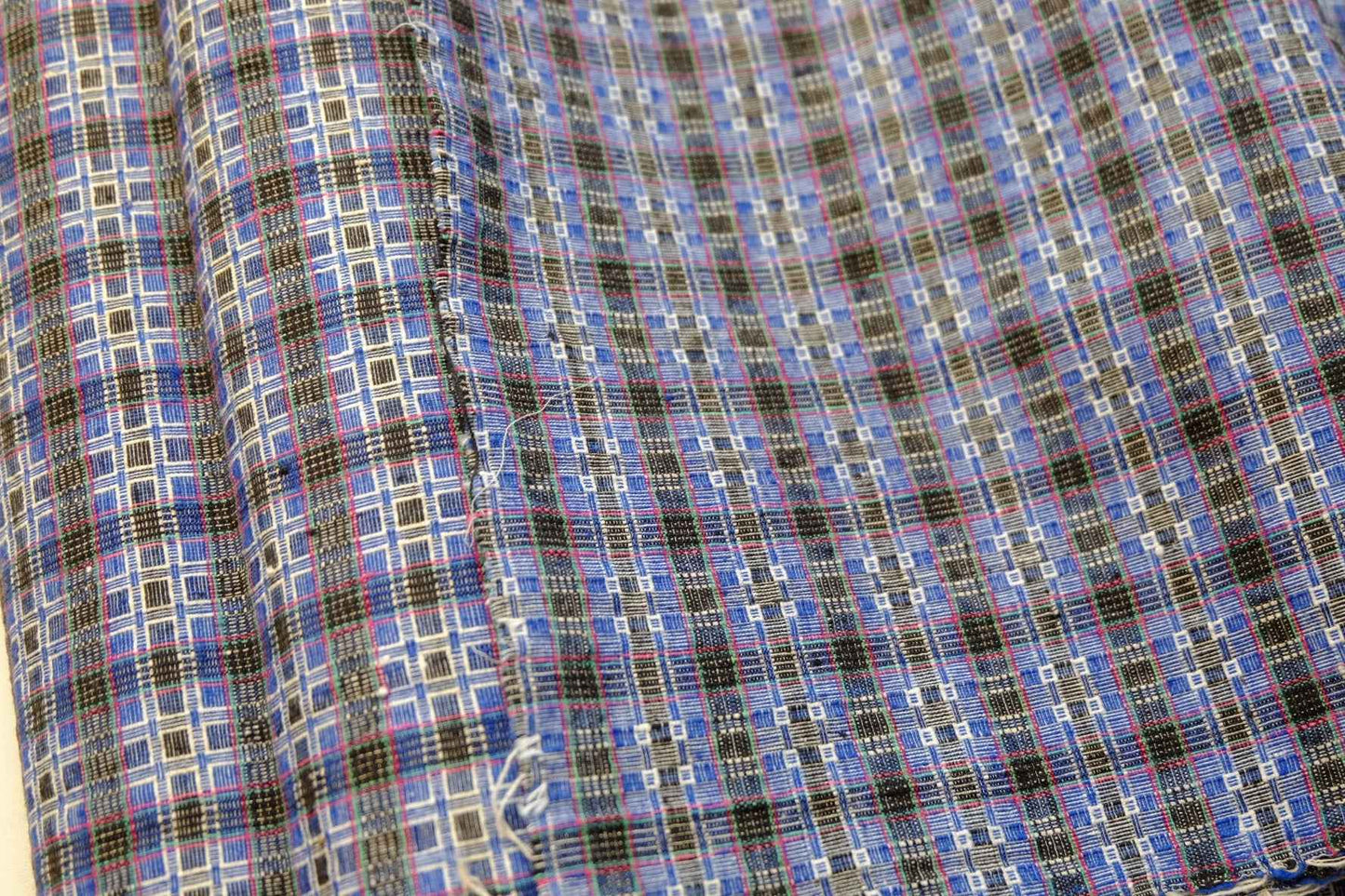 Shanghai Heirloom: Exquisite Double - Sided Tǔbù - Reed Pattern & Well Motif | 33.5cm Width - BUBBO