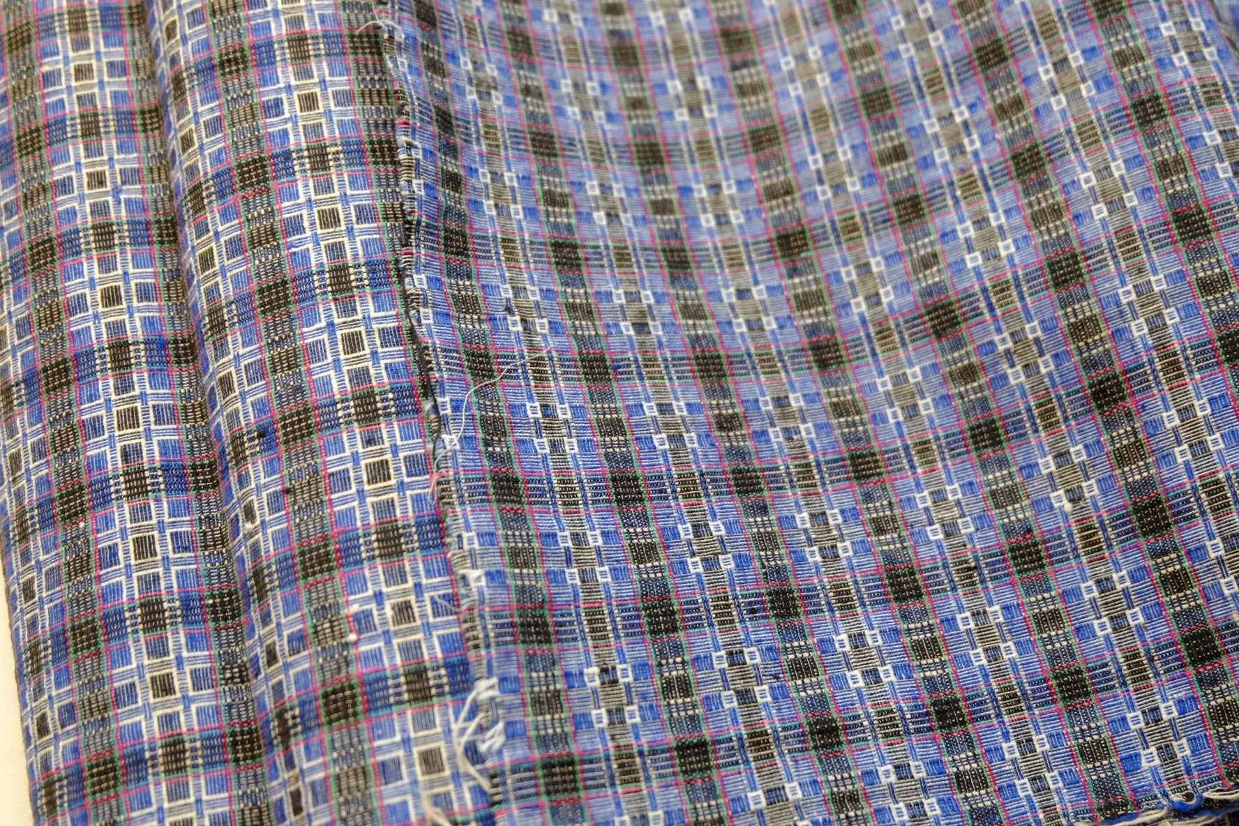 Shanghai Heirloom: Exquisite Double - Sided Tǔbù - Reed Pattern & Well Motif | 33.5cm Width - BUBBO