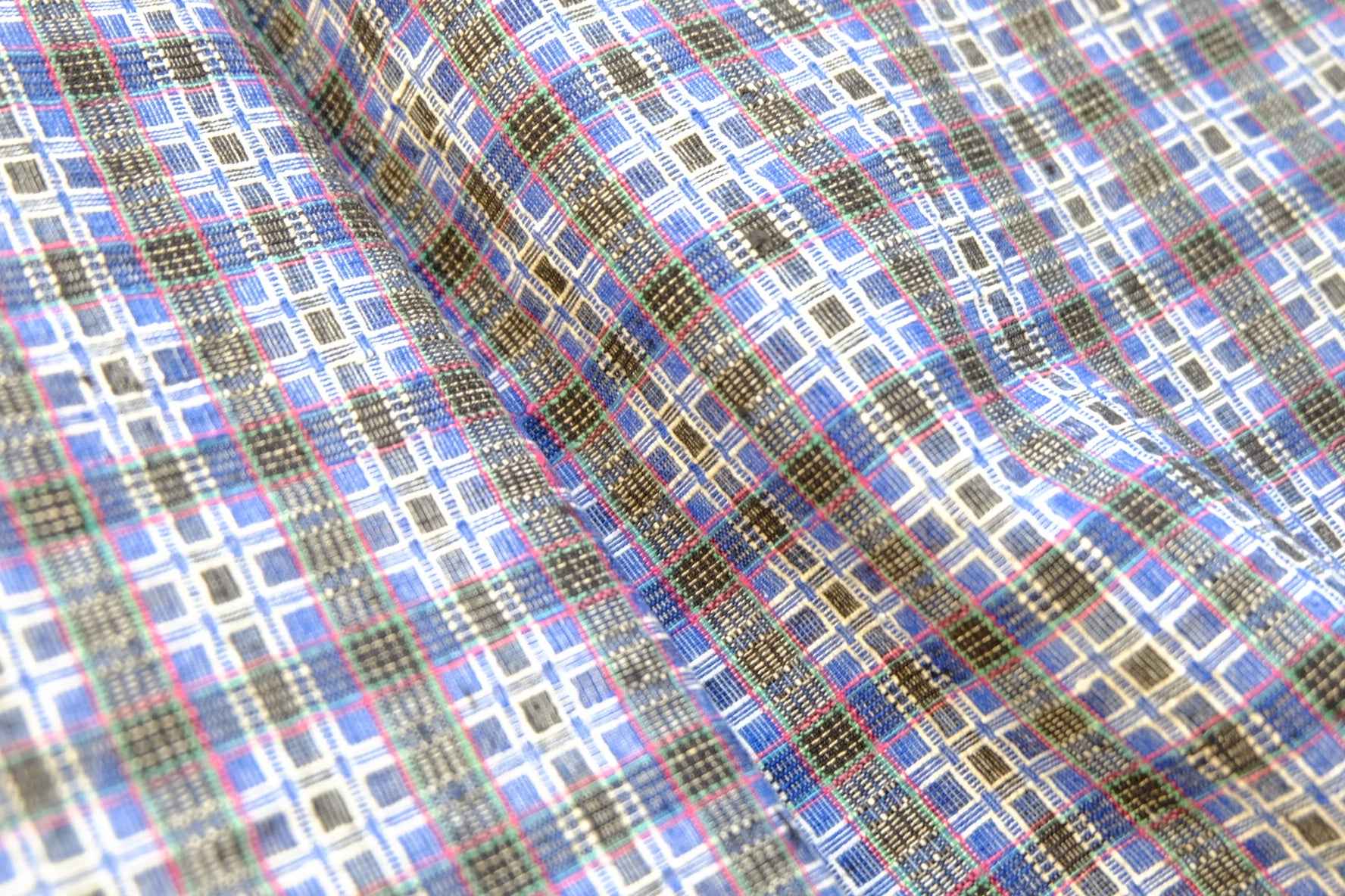 Shanghai Heirloom: Exquisite Double - Sided Tǔbù - Reed Pattern & Well Motif | 33.5cm Width - BUBBO