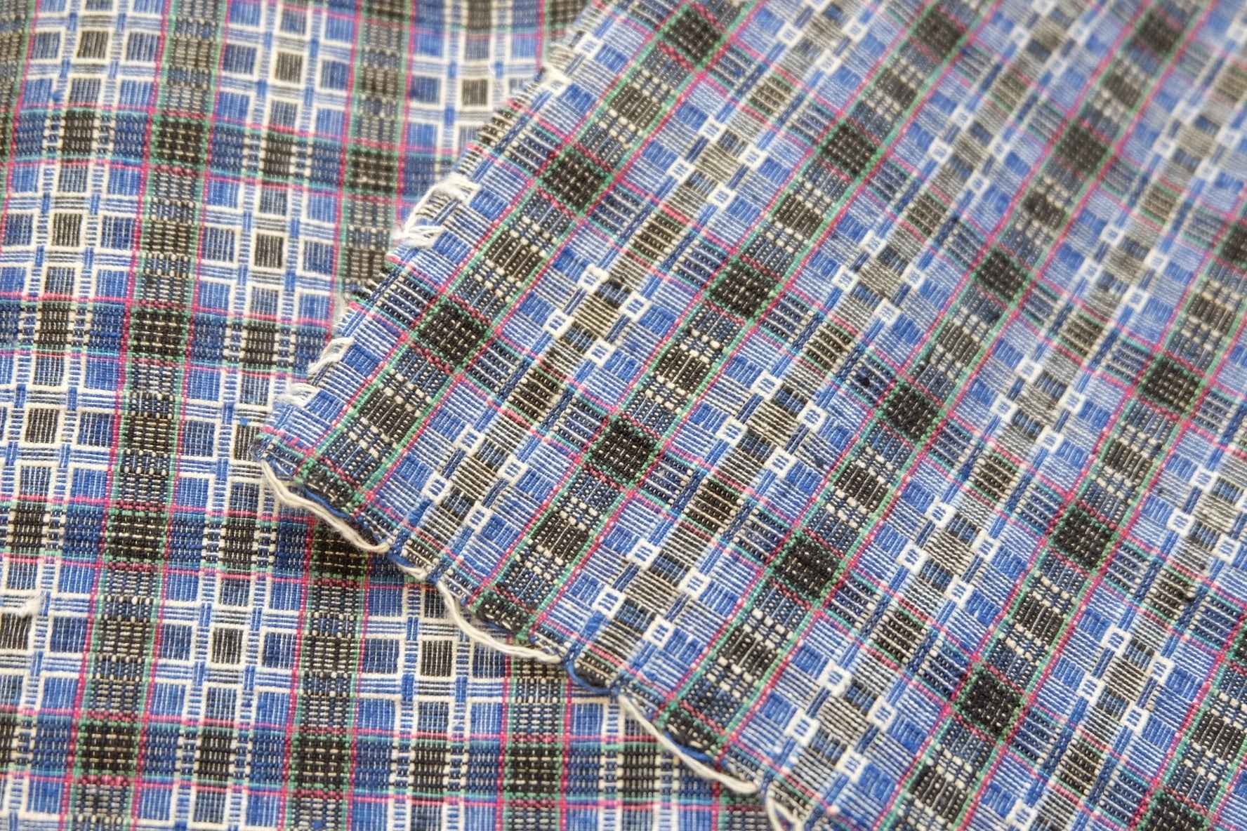 Shanghai Heirloom: Exquisite Double - Sided Tǔbù - Reed Pattern & Well Motif | 33.5cm Width - BUBBO