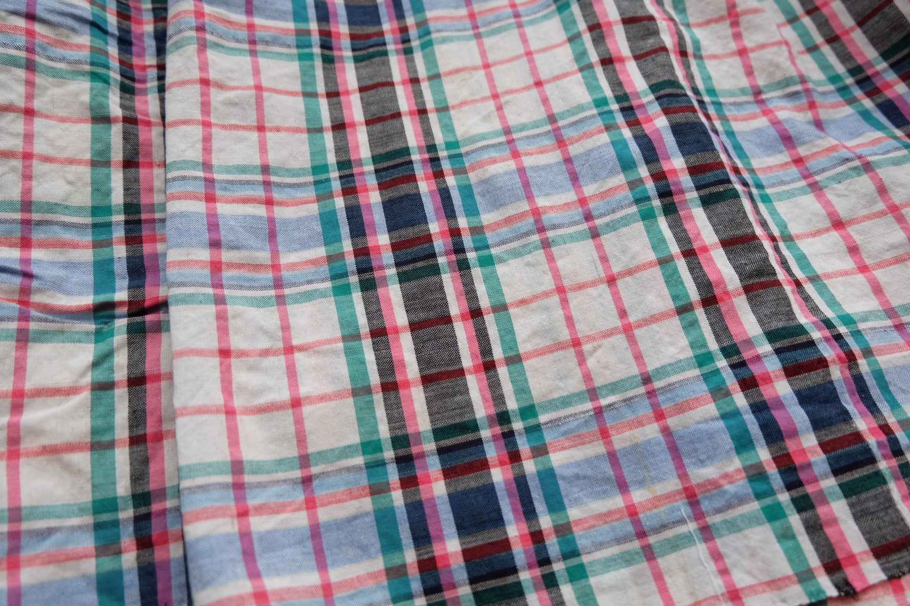 Southern Textile: '80s Lightweight Fashion Fabric - BUBBO