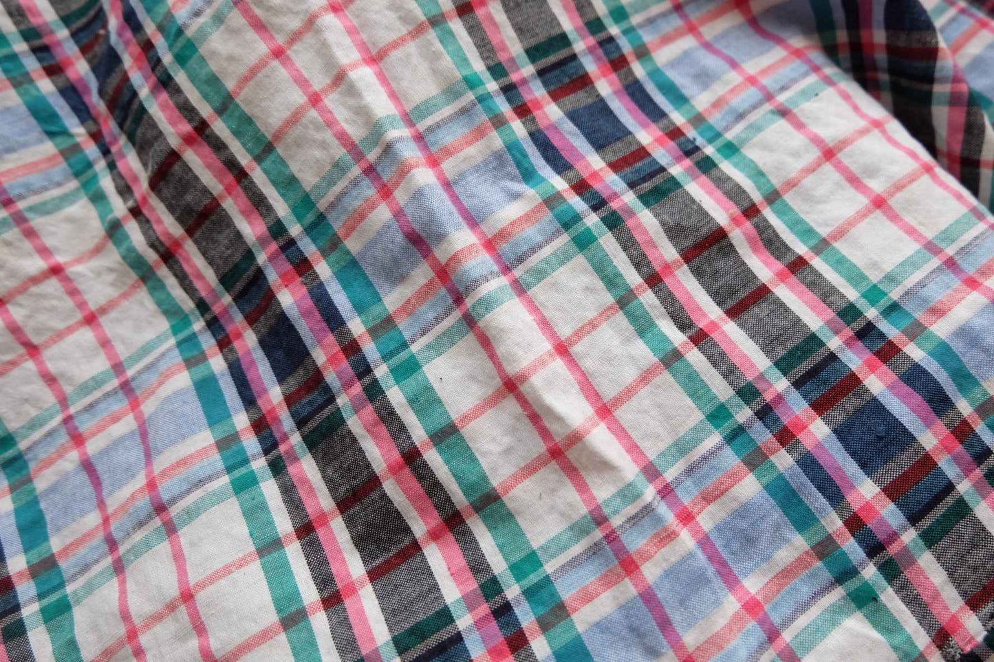 Southern Textile: '80s Lightweight Fashion Fabric - BUBBO