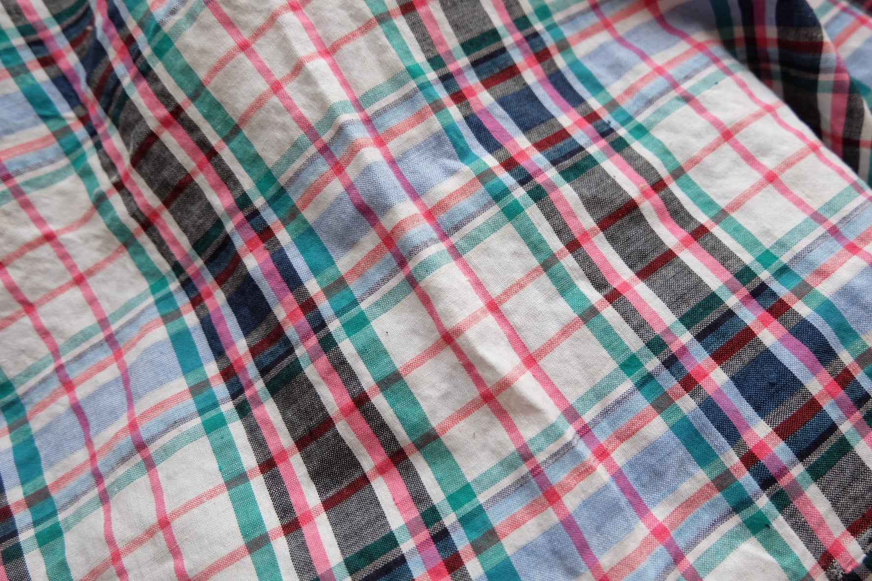 Southern Textile: '80s Lightweight Fashion Fabric - BUBBO