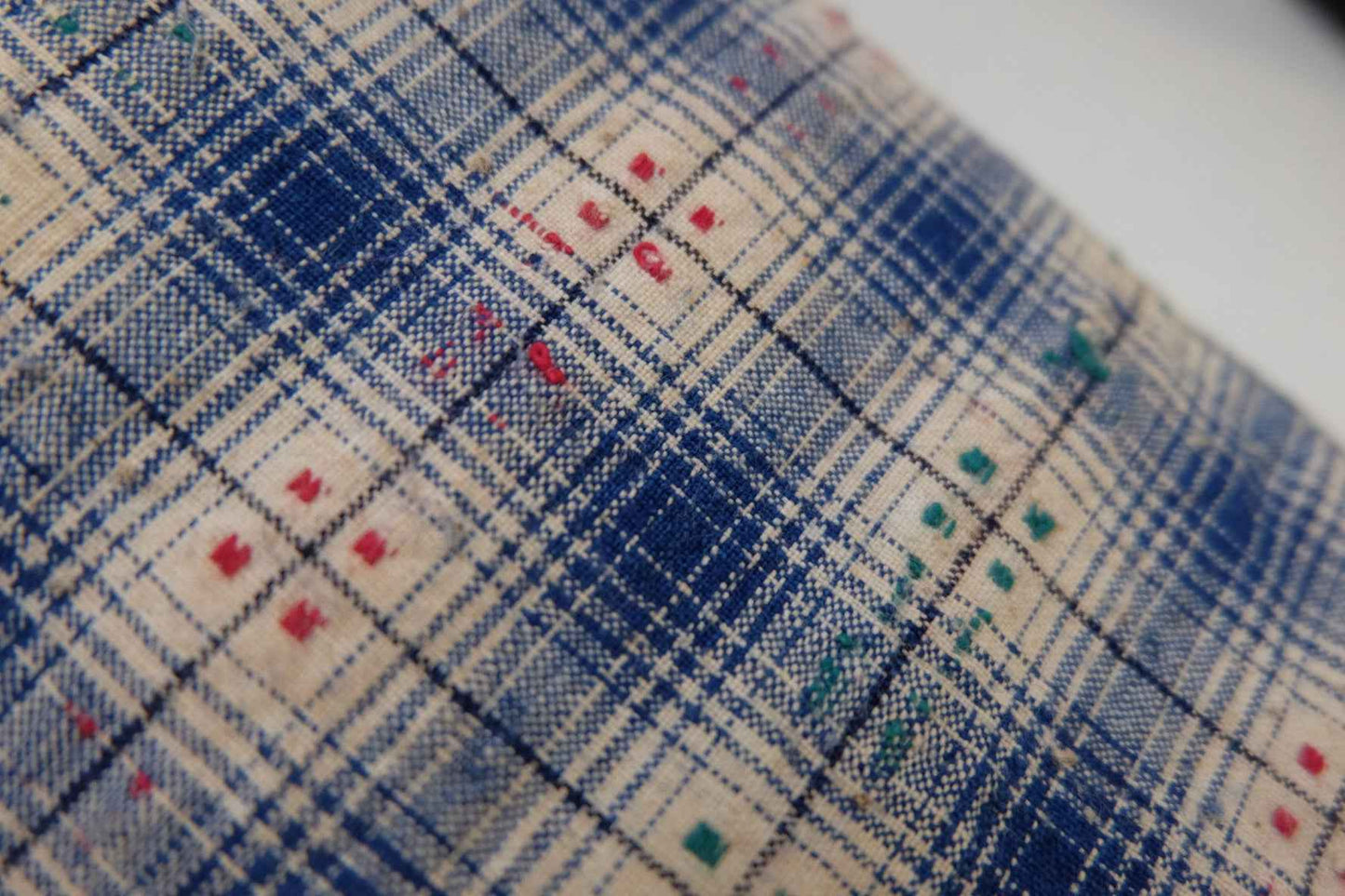 Southern Tǔbù Artisanry: The 'Four - Point Meditation' Panel - BUBBO