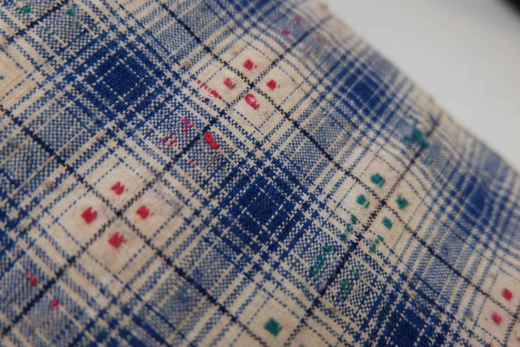 Southern Tǔbù Artisanry: The 'Four - Point Meditation' Panel - BUBBO