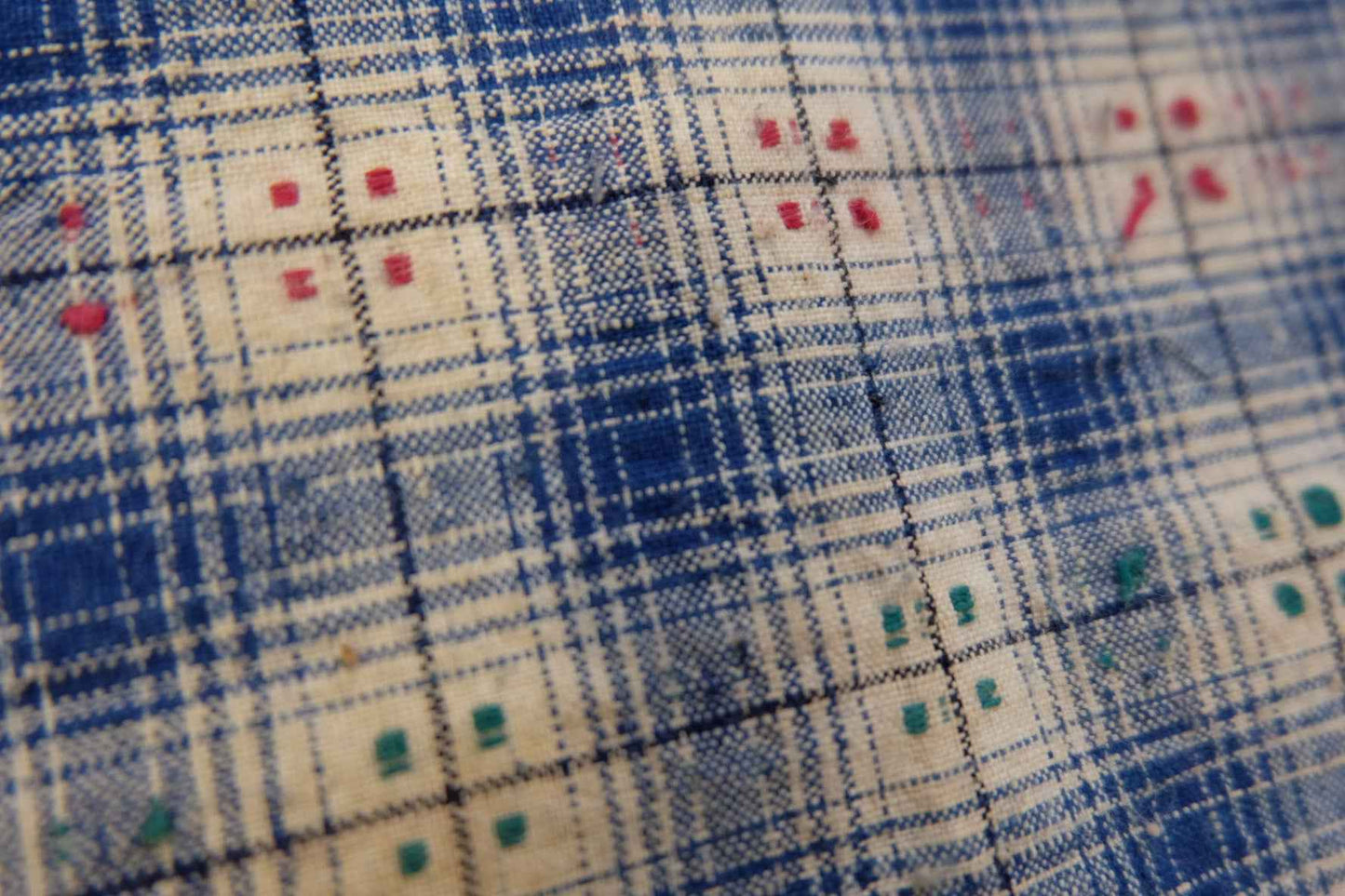 Southern Tǔbù Artisanry: The 'Four - Point Meditation' Panel - BUBBO