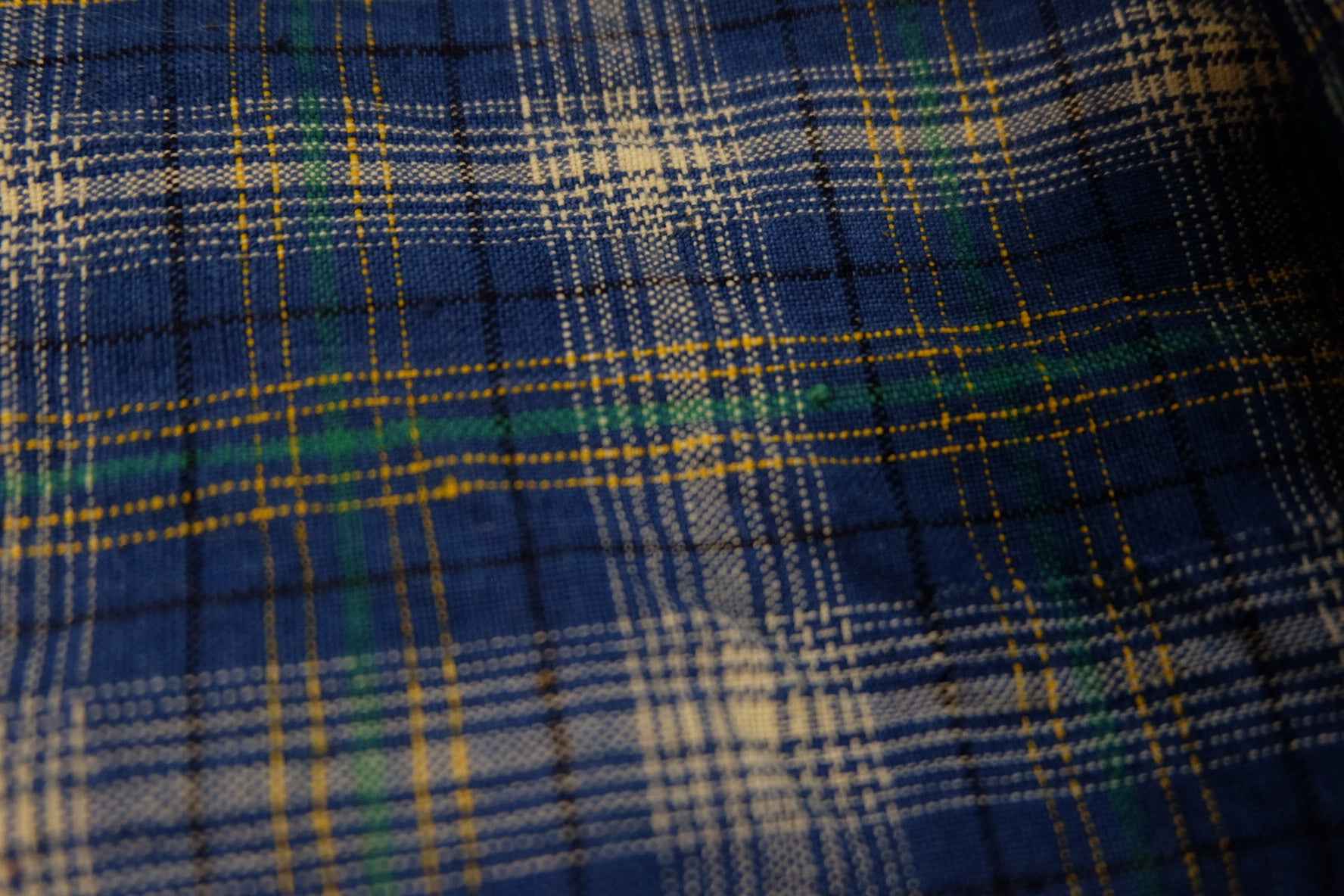 Southern Tǔbù: 'Azure Grid' with Golden Thread - BUBBO