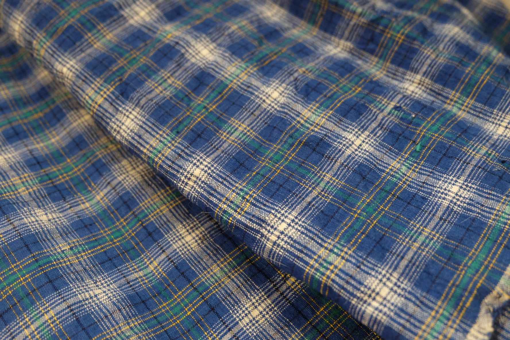 Southern Tǔbù: 'Azure Grid' with Golden Thread - BUBBO