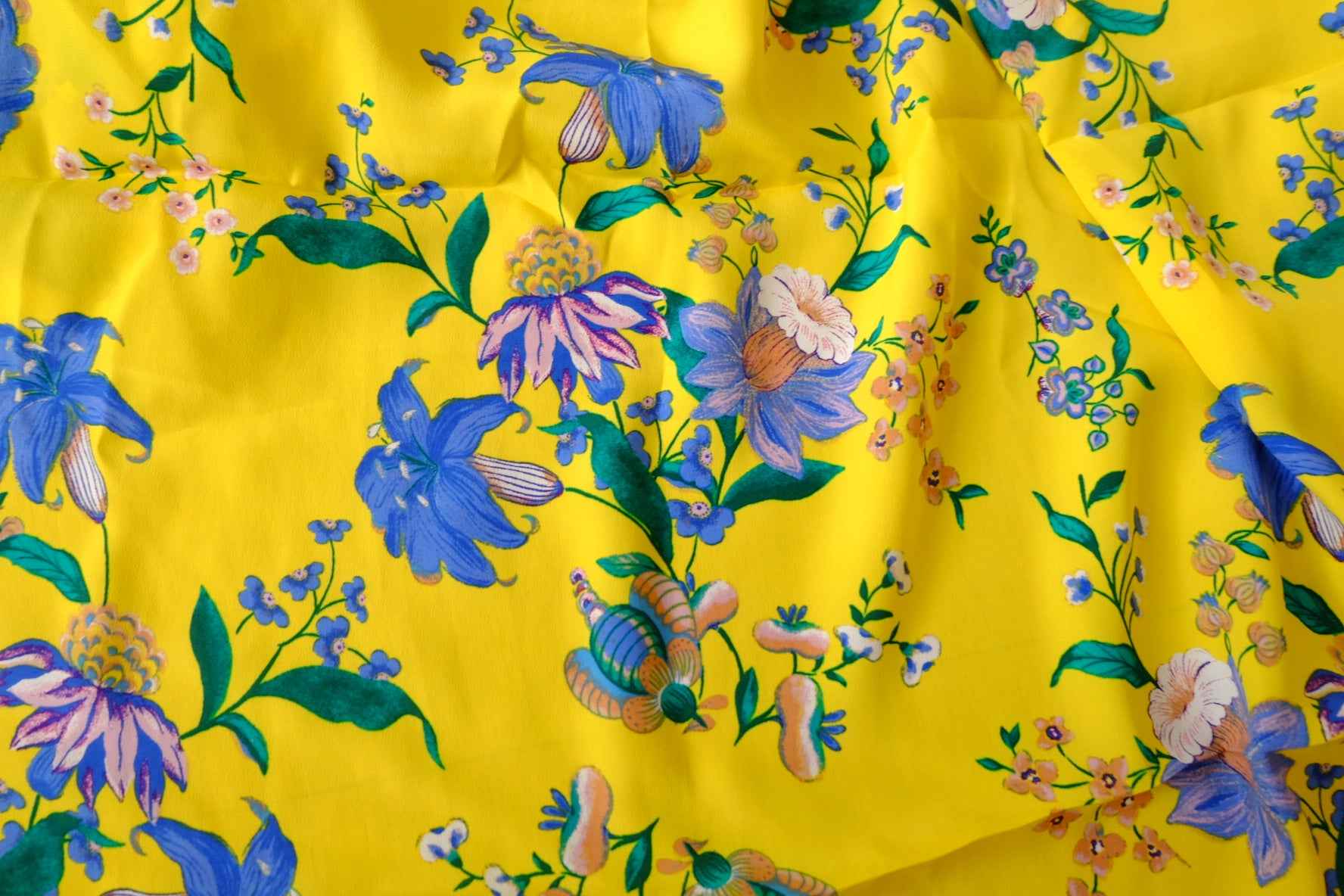 Sunlit Floral Silk Crêpe – 18mm Silk Blend, Dress Weight (Approx. 3 Yards) - BUBBO