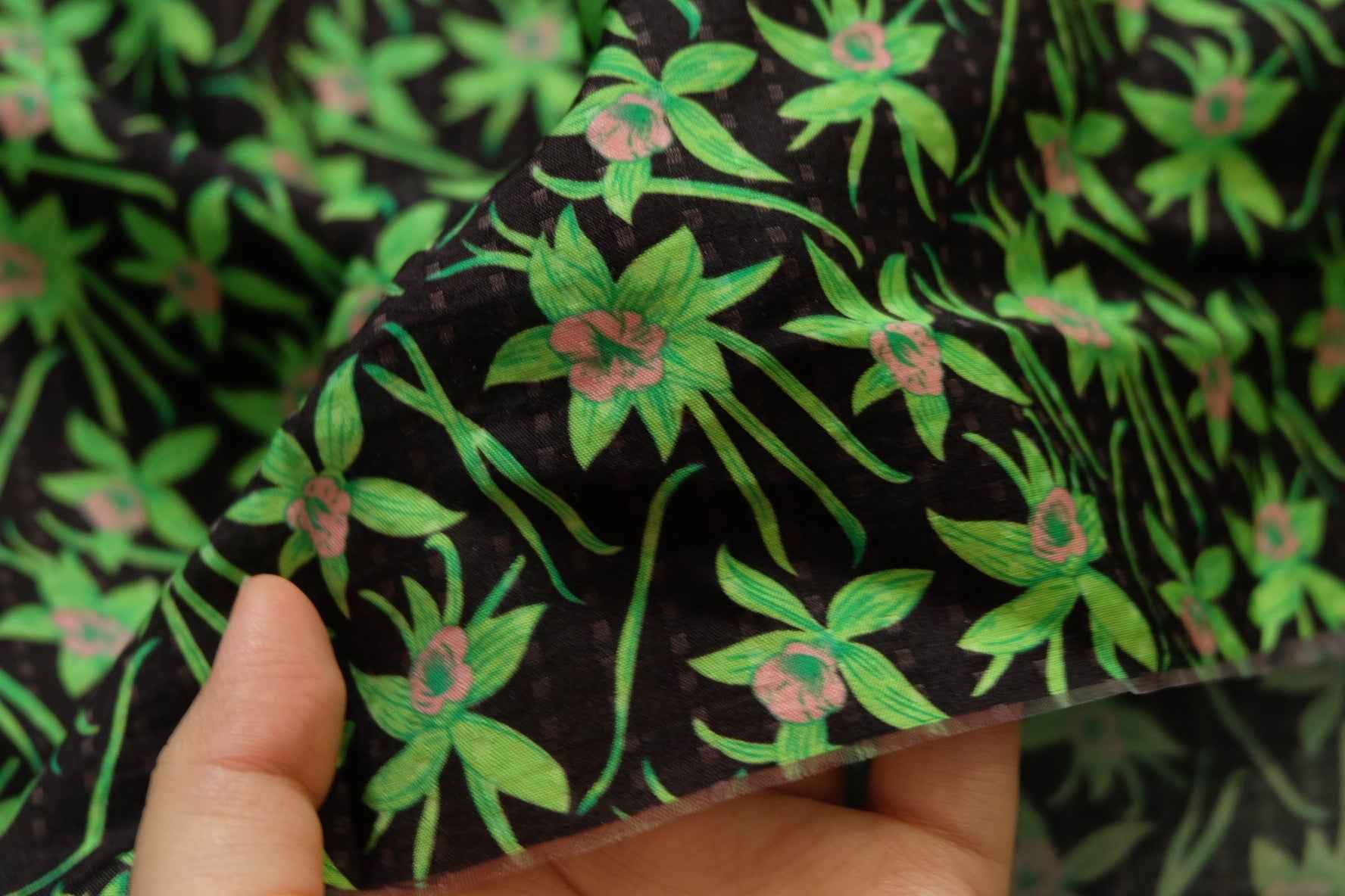Textured Floral Seersucker Blend Fabric – Statement Skirt Fabric (1.64 yds)