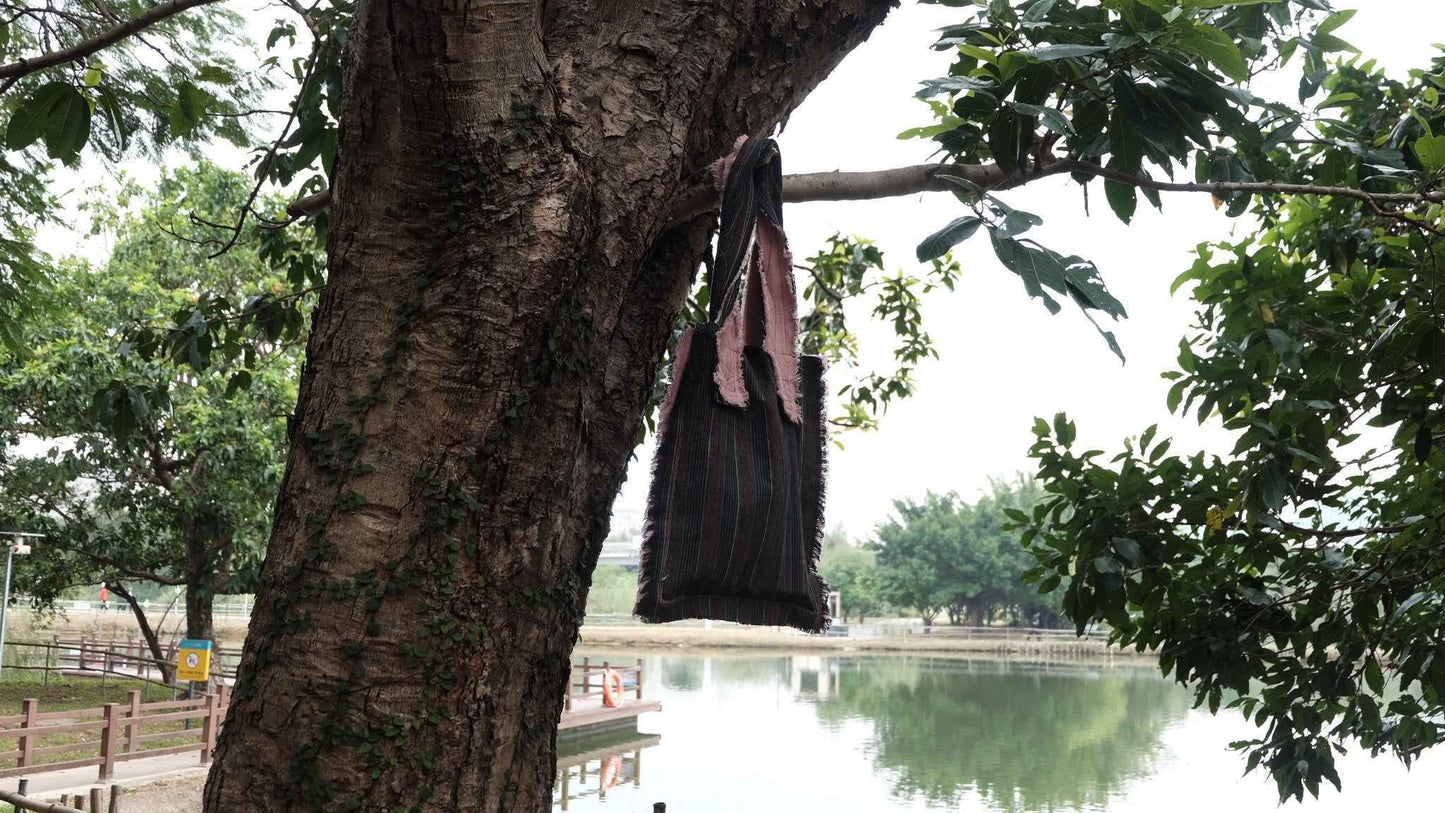 The Earth & Blossom Tote - Artisan Edition A soft tote with hand - dyed pink accents and two inner pockets - BUBBO