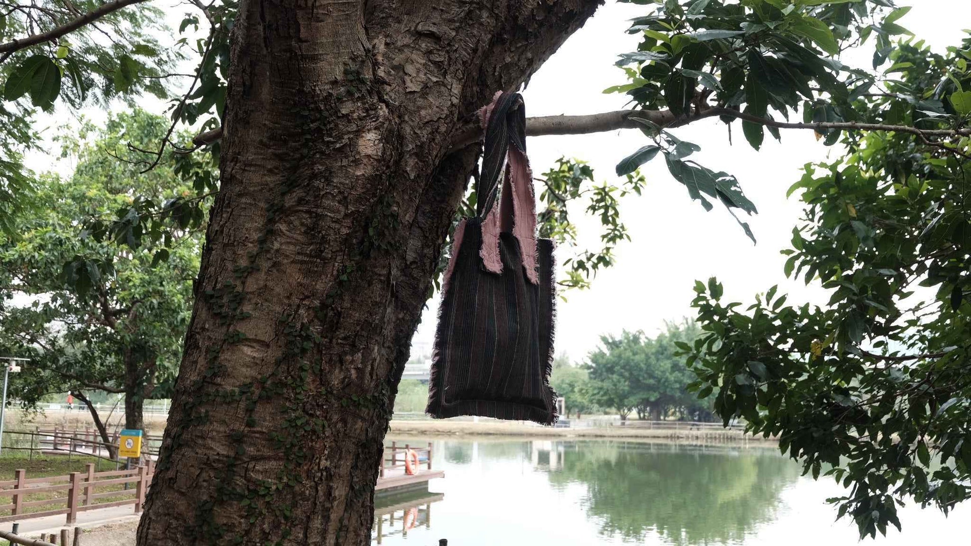 The Earth & Blossom Tote - Artisan Edition A soft tote with hand - dyed pink accents and two inner pockets - BUBBO