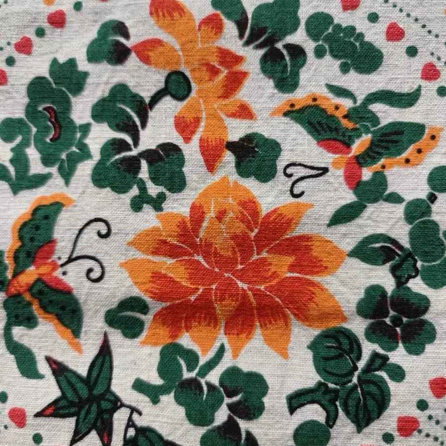 Vintage '90s Floral Medallion Print - Lucky Motif Collection