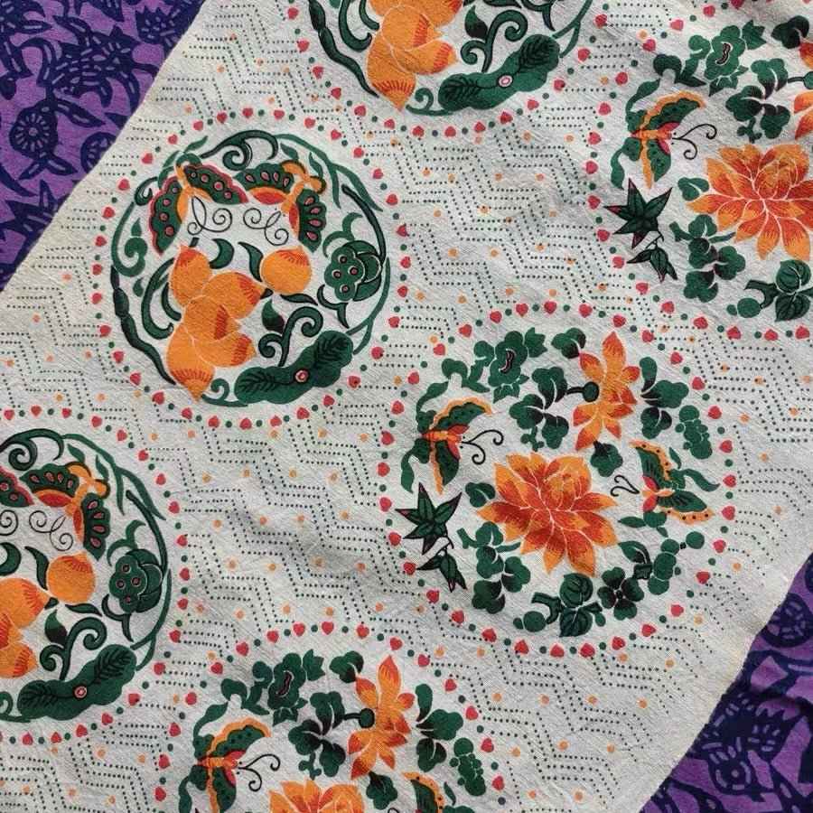 Vintage '90s Floral Medallion Print - Lucky Motif Collection