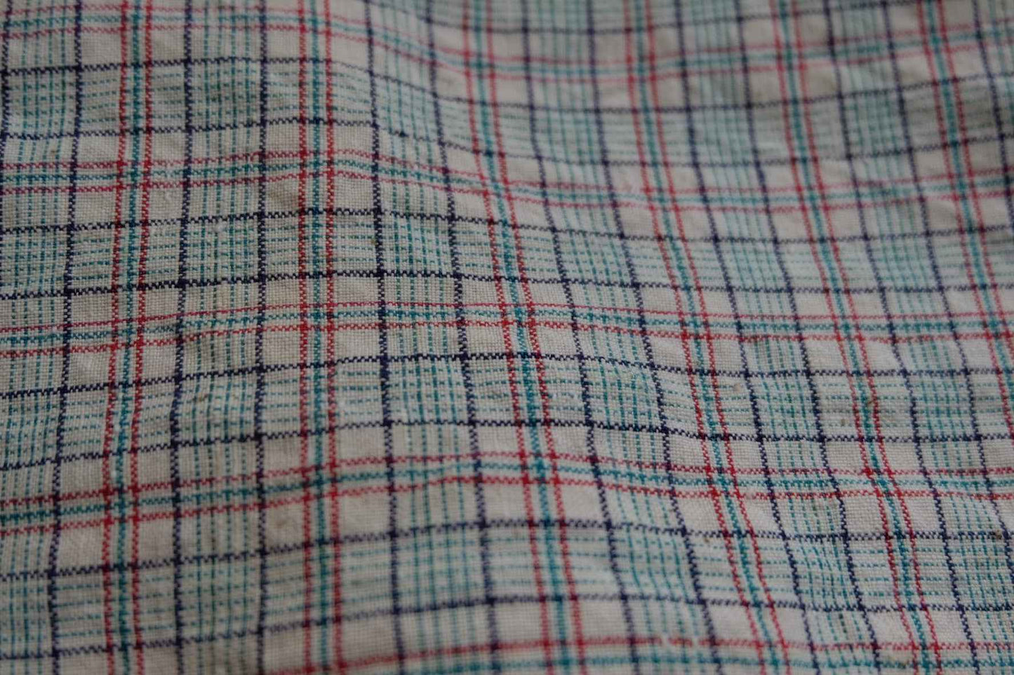 Willow Check Tǔbù: White & Green with Red Accents - 32.5cm Width | Pre - Washed - BUBBO