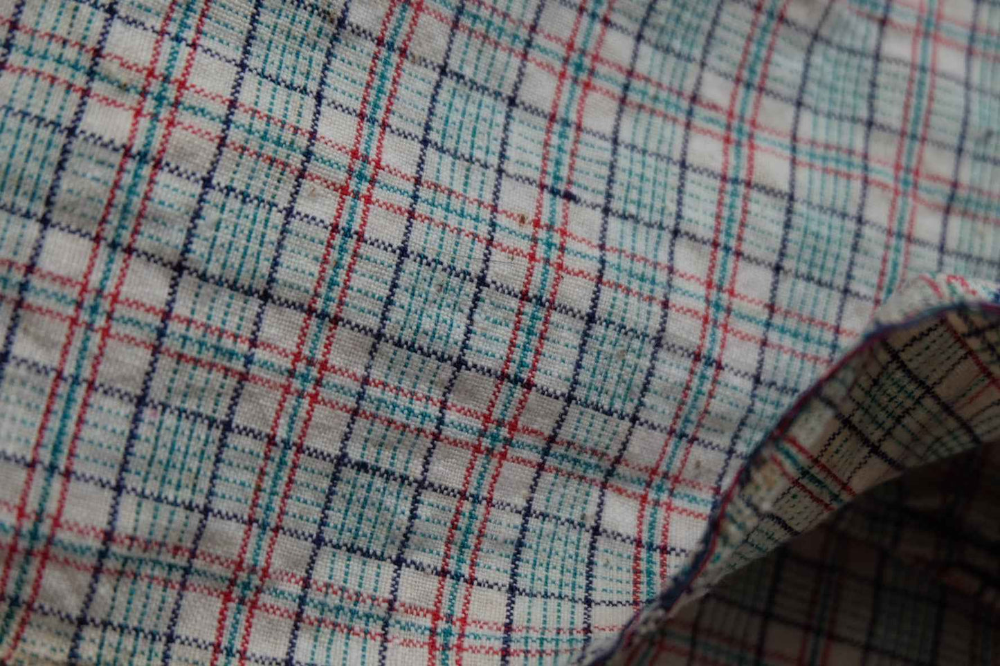 Willow Check Tǔbù: White & Green with Red Accents - 32.5cm Width | Pre - Washed - BUBBO